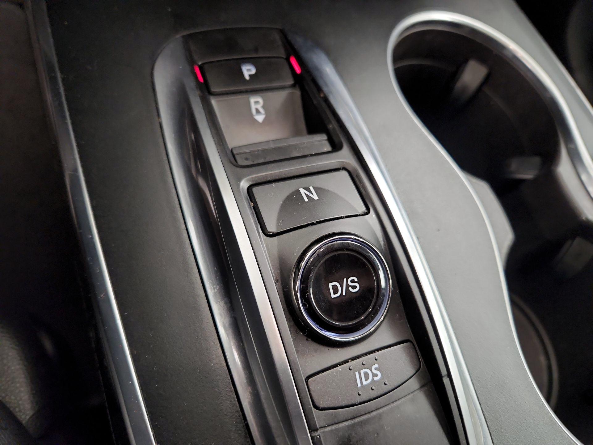 Thumbnail: 2016 Acura MDX - 17