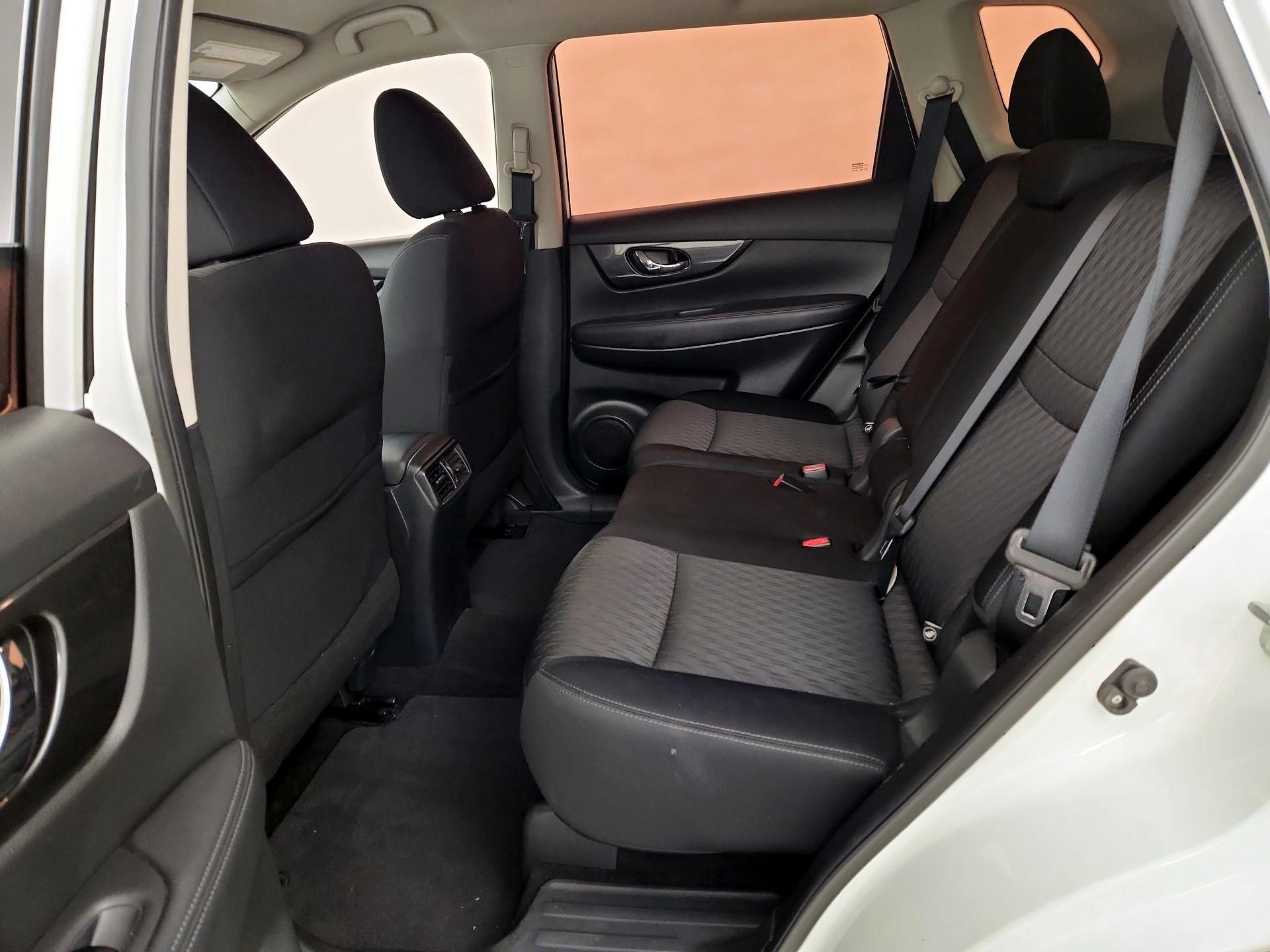 Thumbnail: 2017 Nissan Rogue - 19