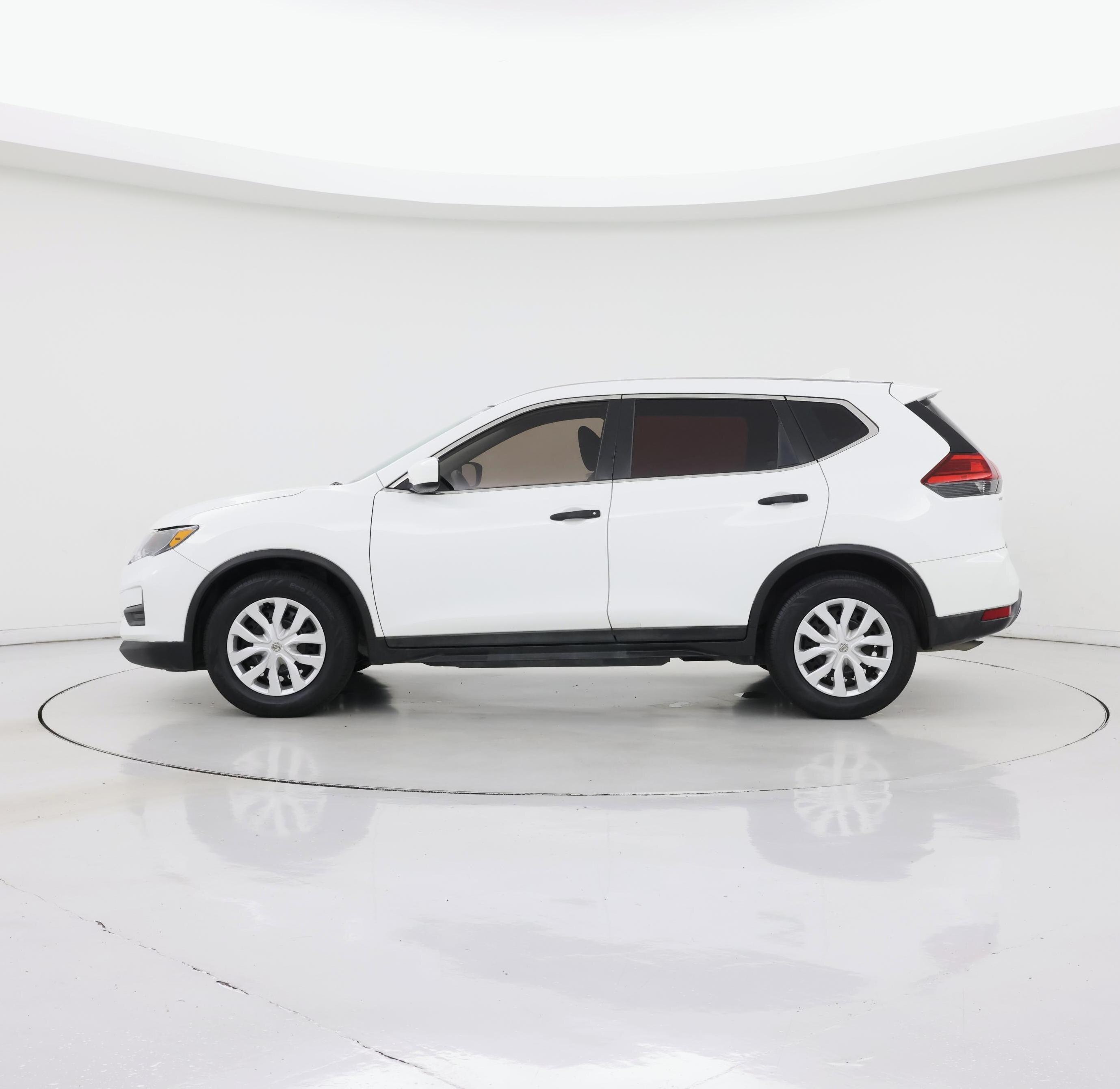 Thumbnail: 2017 Nissan Rogue - 3