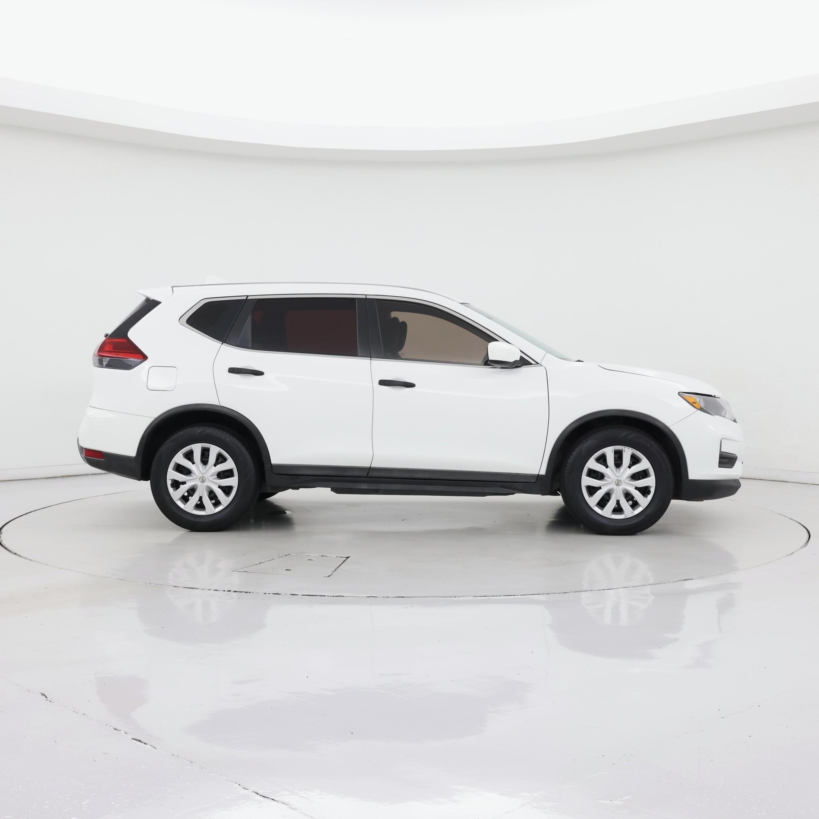 Thumbnail: 2017 Nissan Rogue - 7