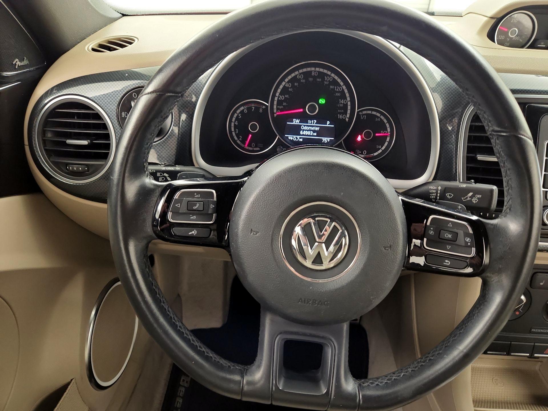 Thumbnail: 2013 Volkswagen Beetle - 10