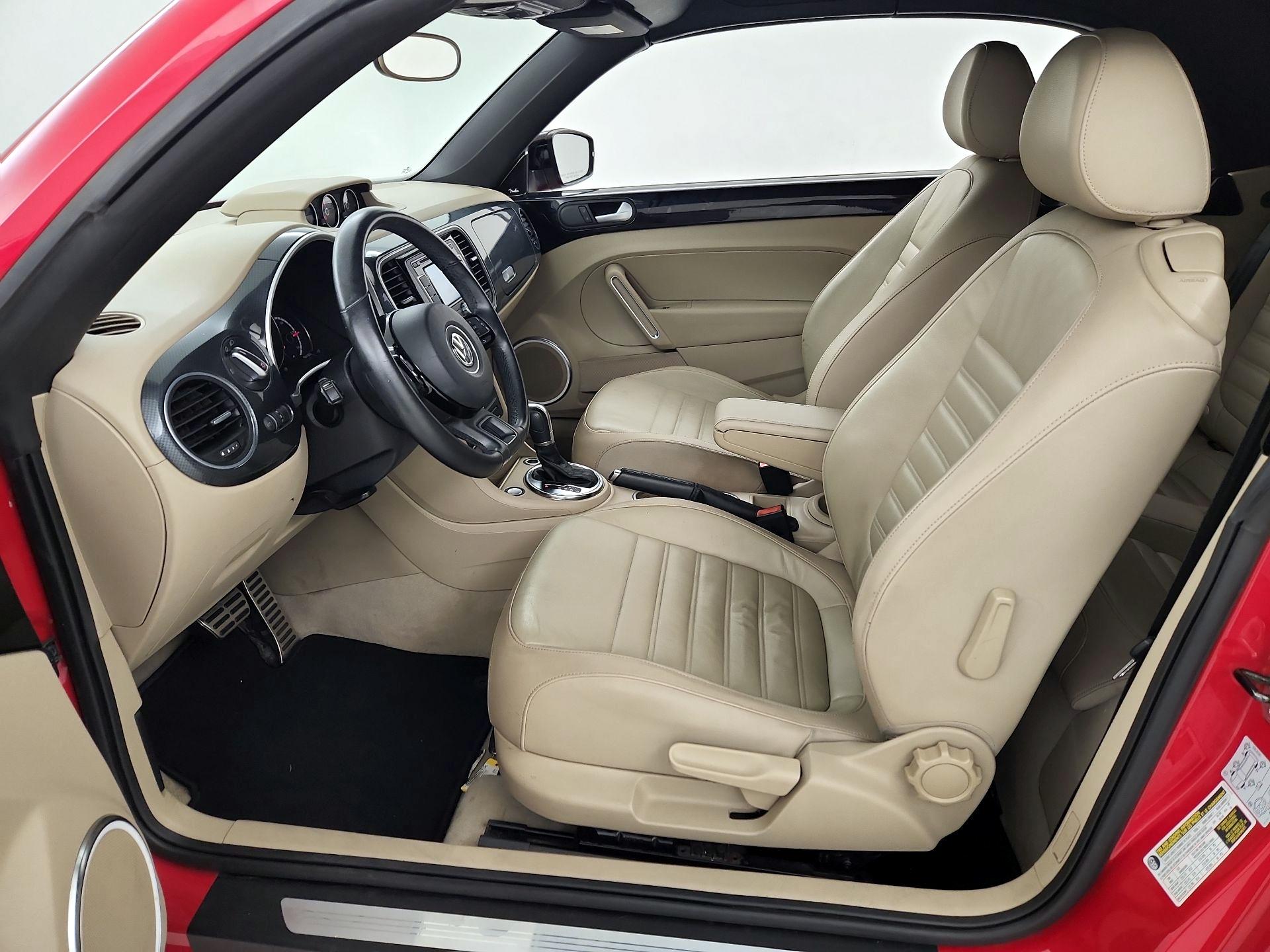 Thumbnail: 2013 Volkswagen Beetle - 11