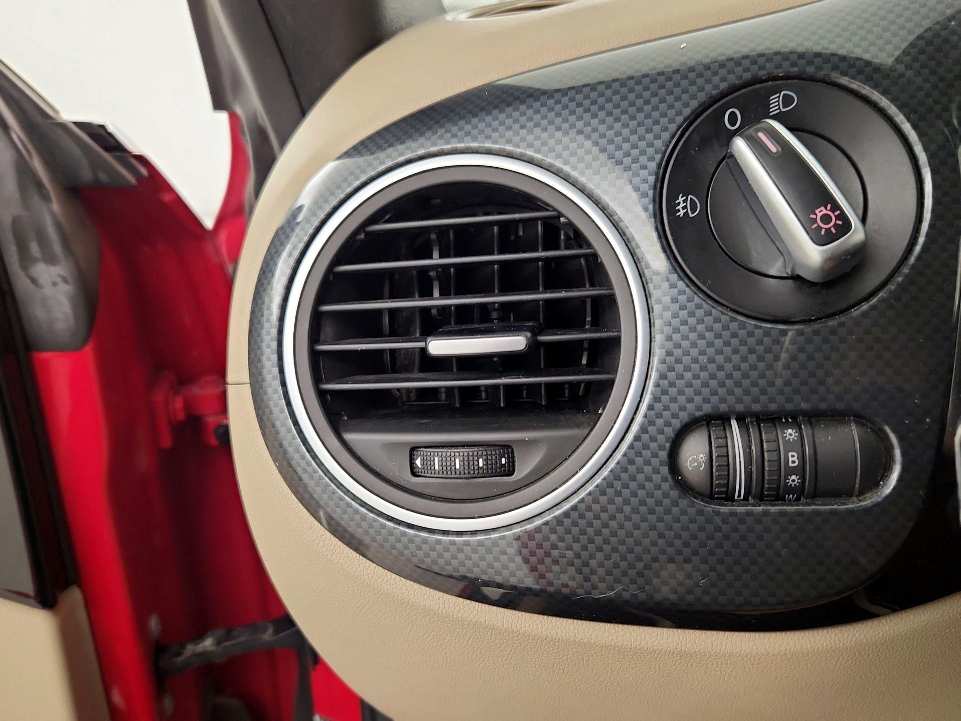 Thumbnail: 2013 Volkswagen Beetle - 13