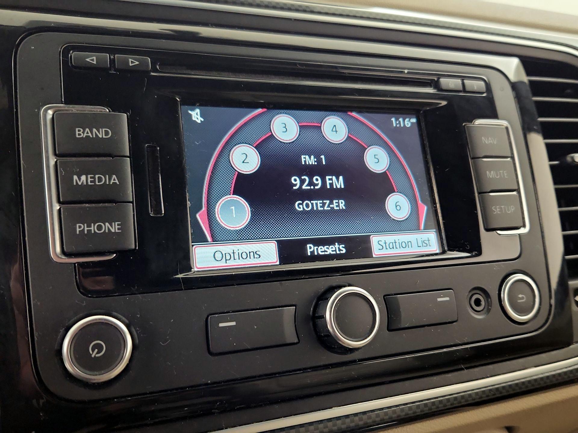 Thumbnail: 2013 Volkswagen Beetle - 15