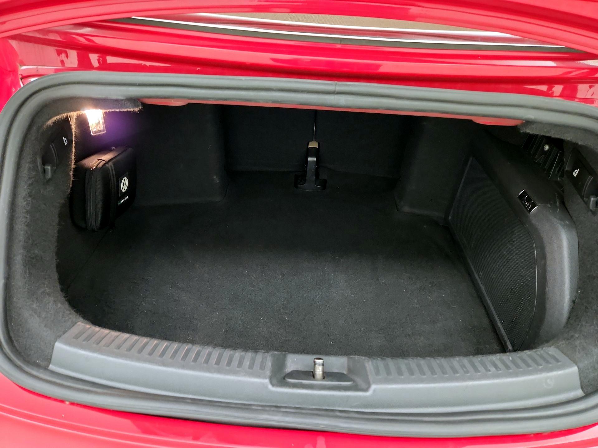 Thumbnail: 2013 Volkswagen Beetle - 20