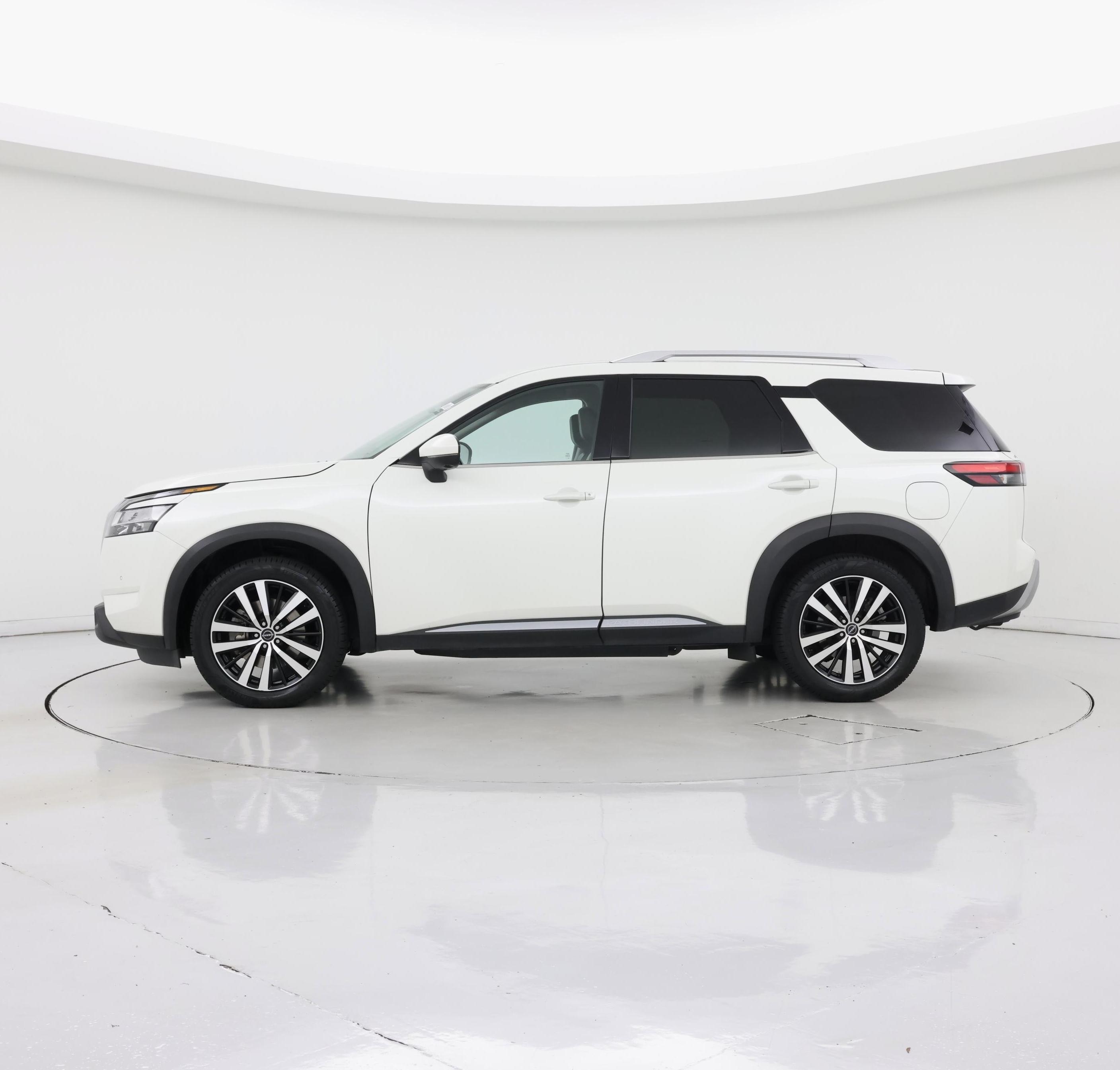 Thumbnail: 2023 Nissan Pathfinder - 3