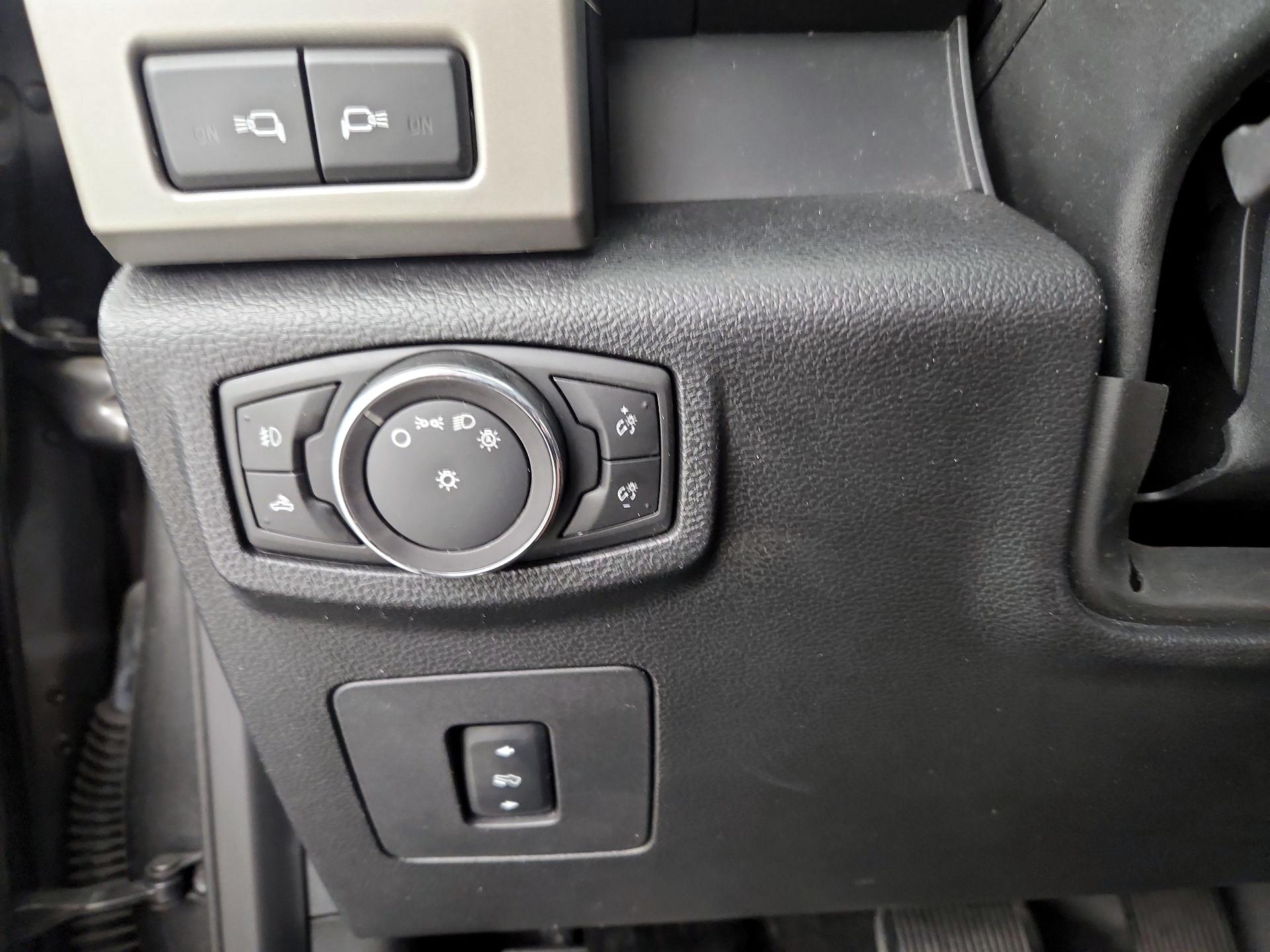 Thumbnail: 2016 Ford F-150 - 13