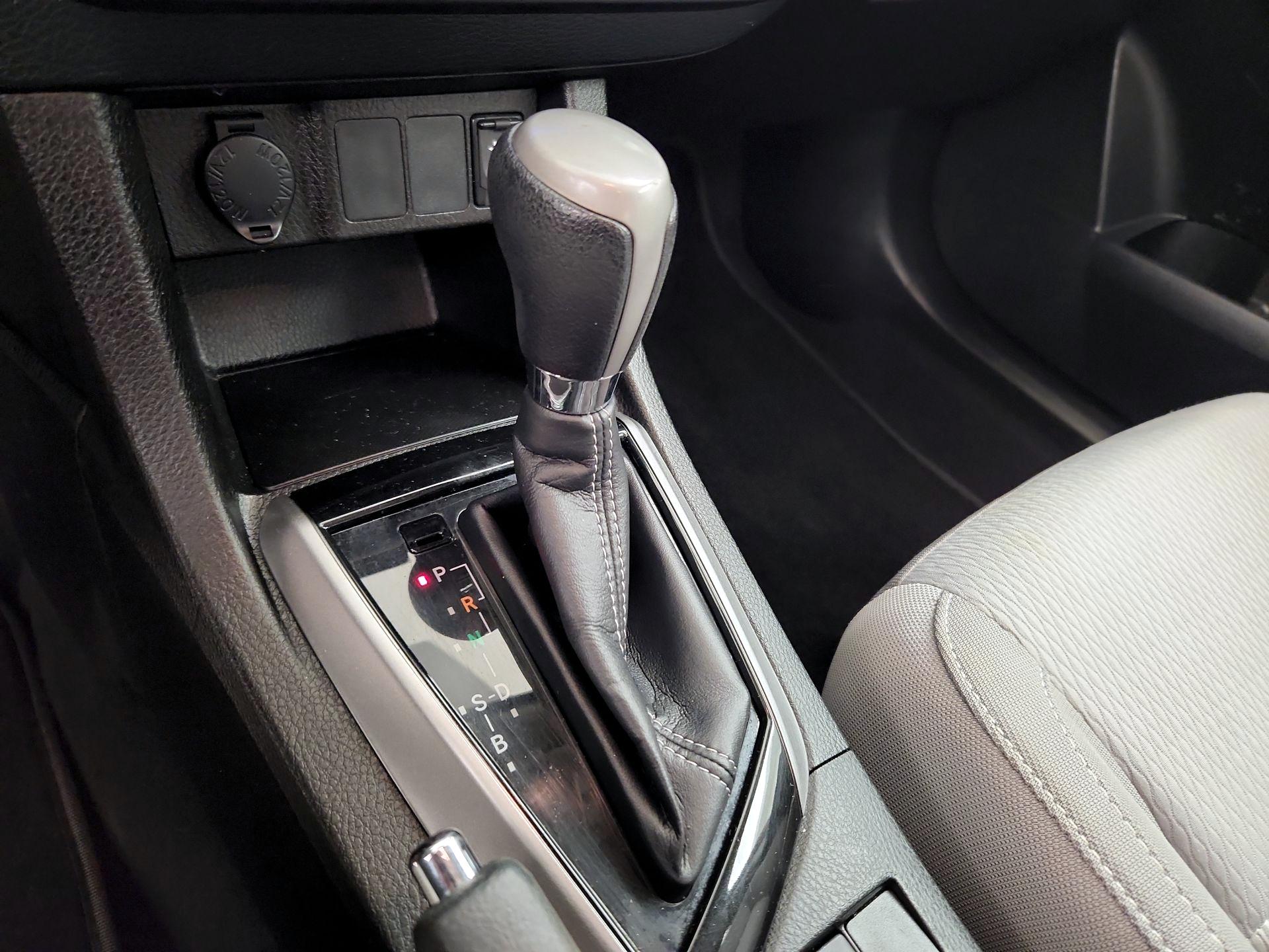 Thumbnail: 2016 Toyota Corolla - 17