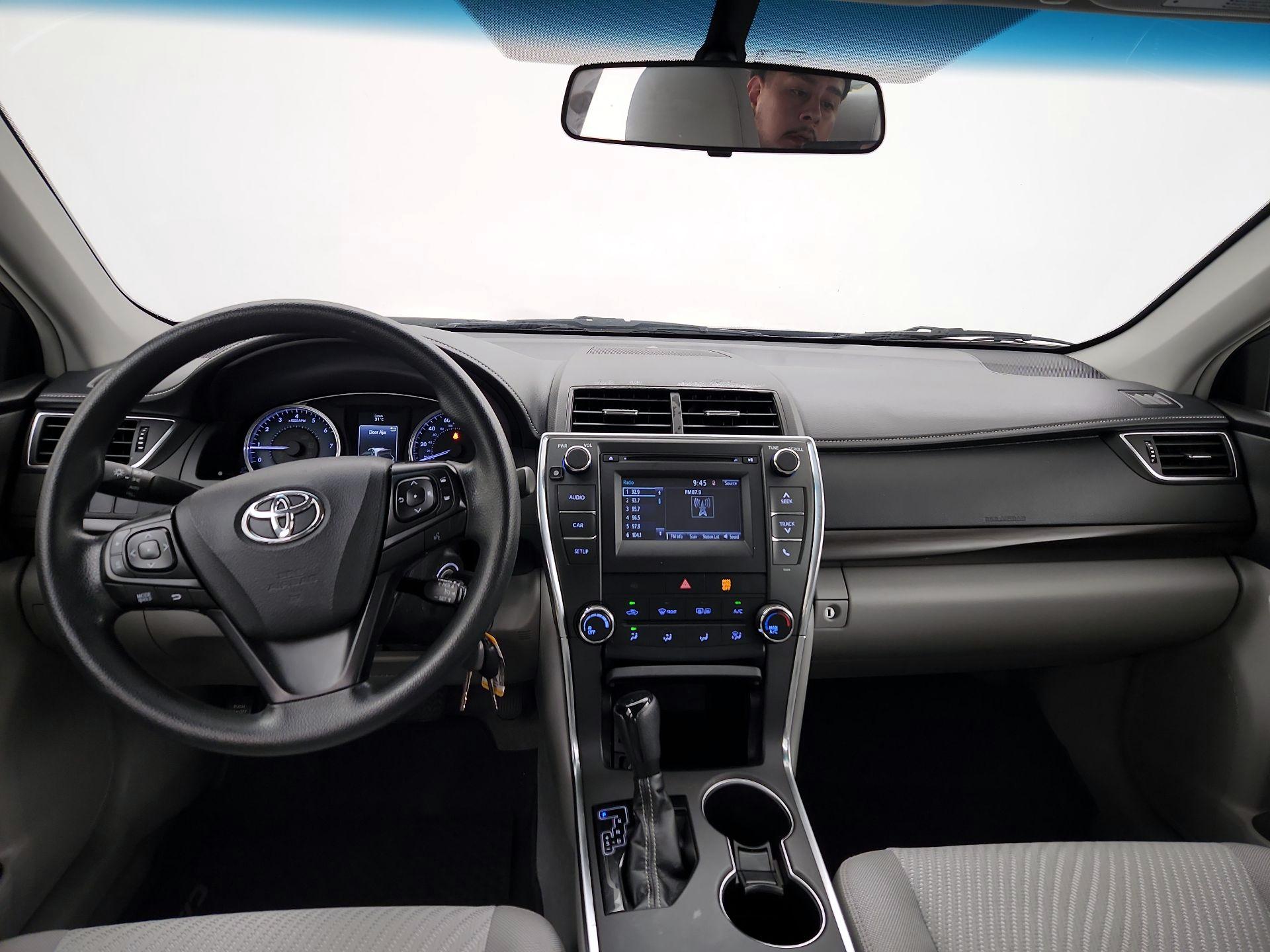 Thumbnail: 2017 Toyota Camry - 9