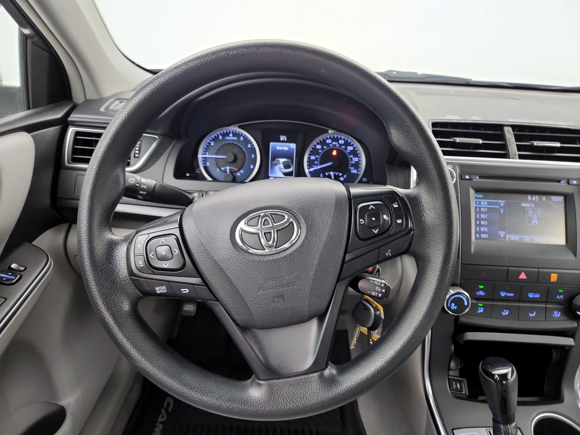 Thumbnail: 2017 Toyota Camry - 10