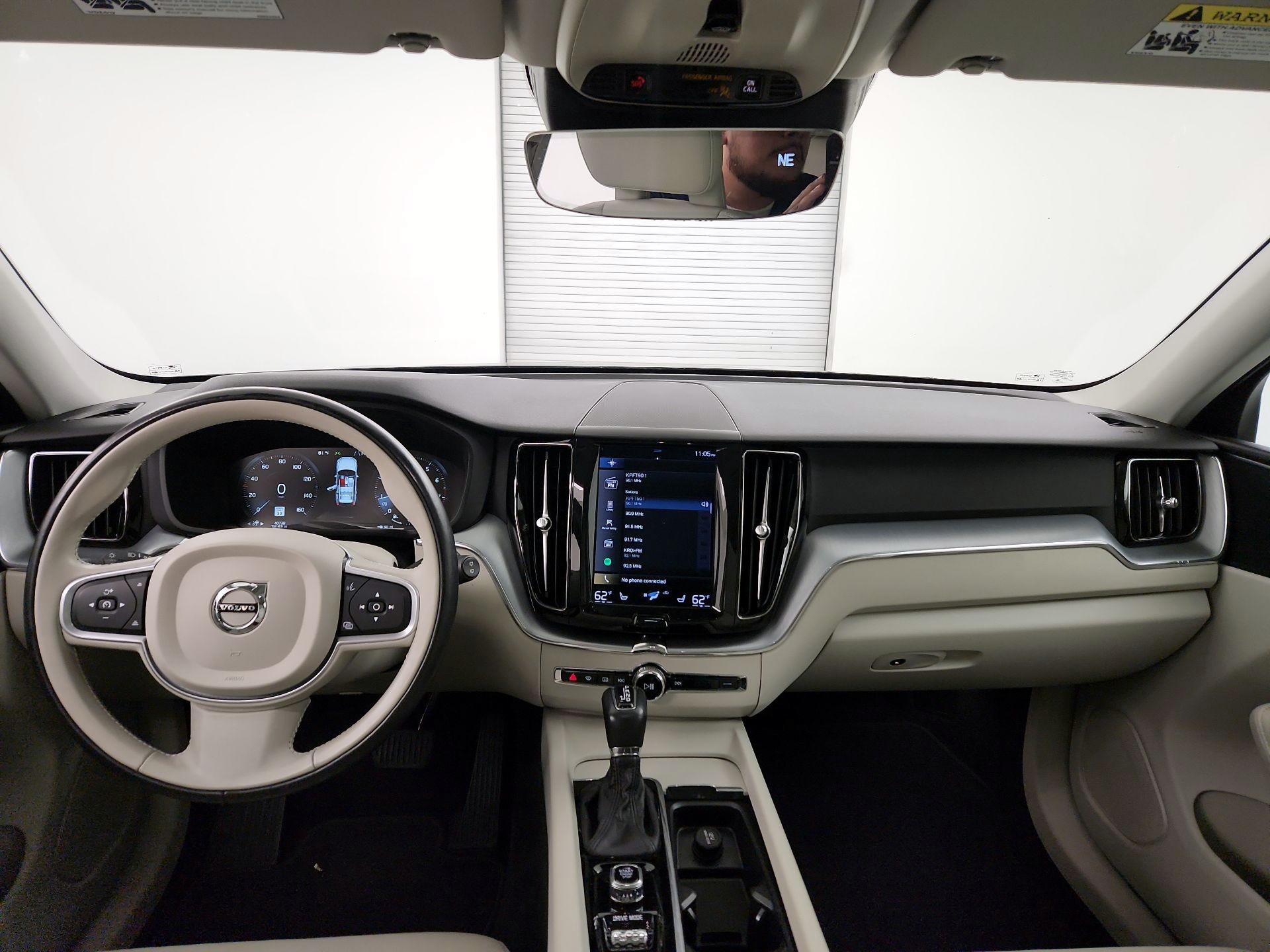Thumbnail: 2018 Volvo XC60 - 9
