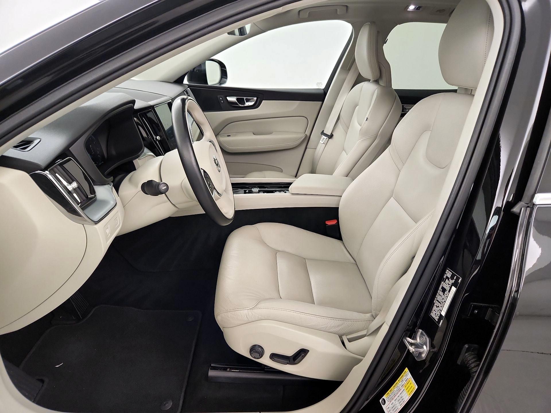 Thumbnail: 2018 Volvo XC60 - 19