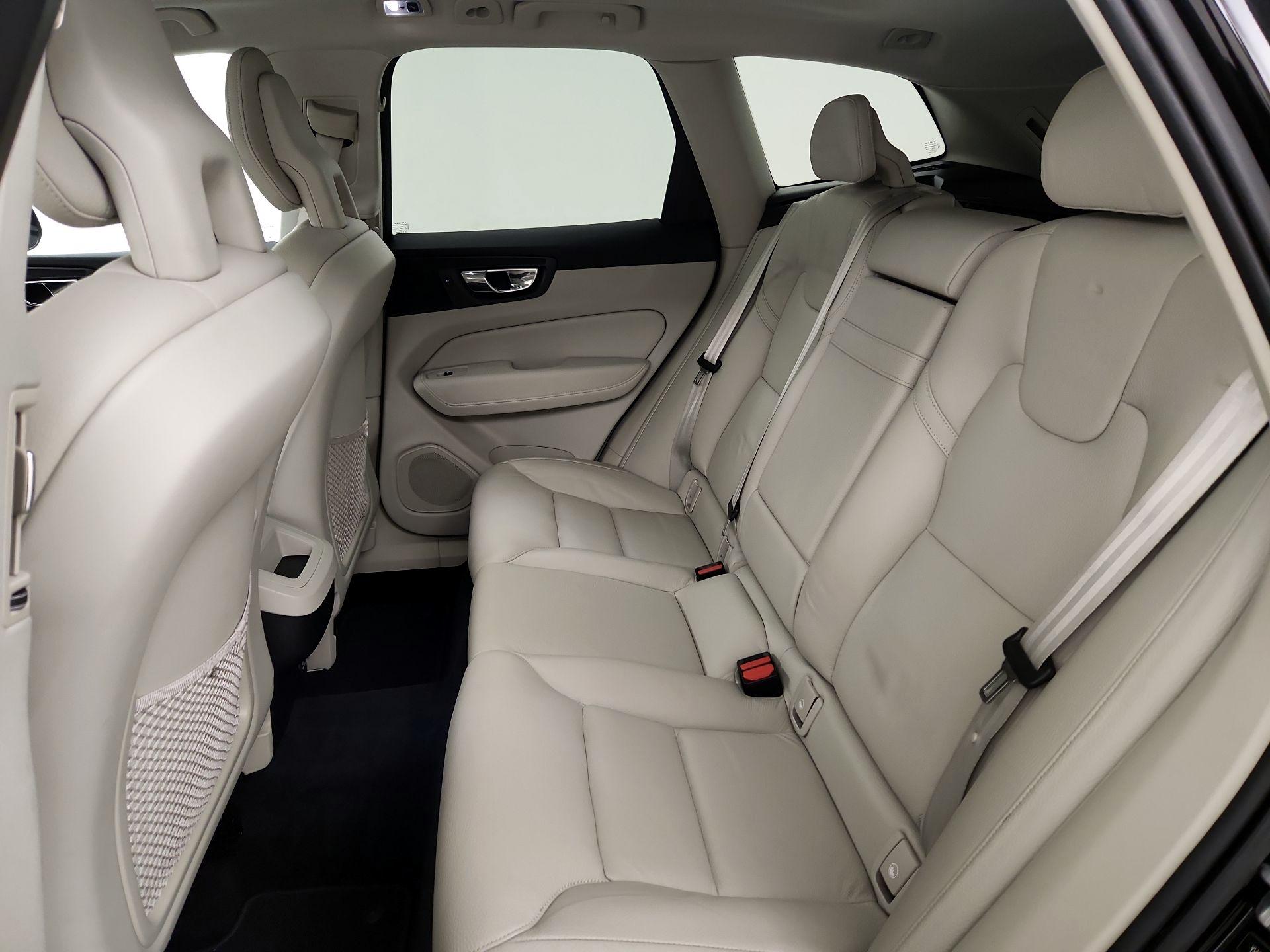 Thumbnail: 2018 Volvo XC60 - 20