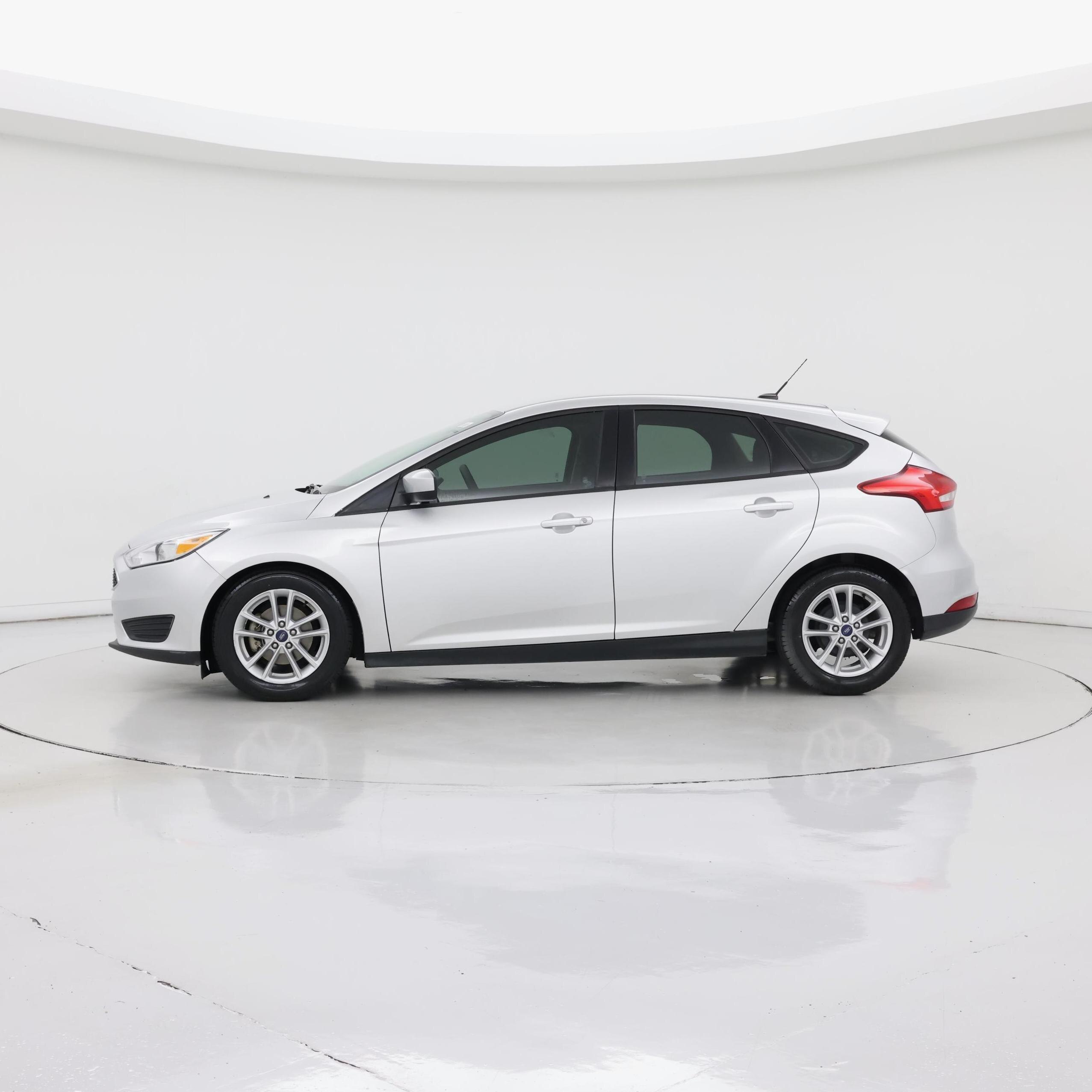Thumbnail: 2018 Ford Focus - 3