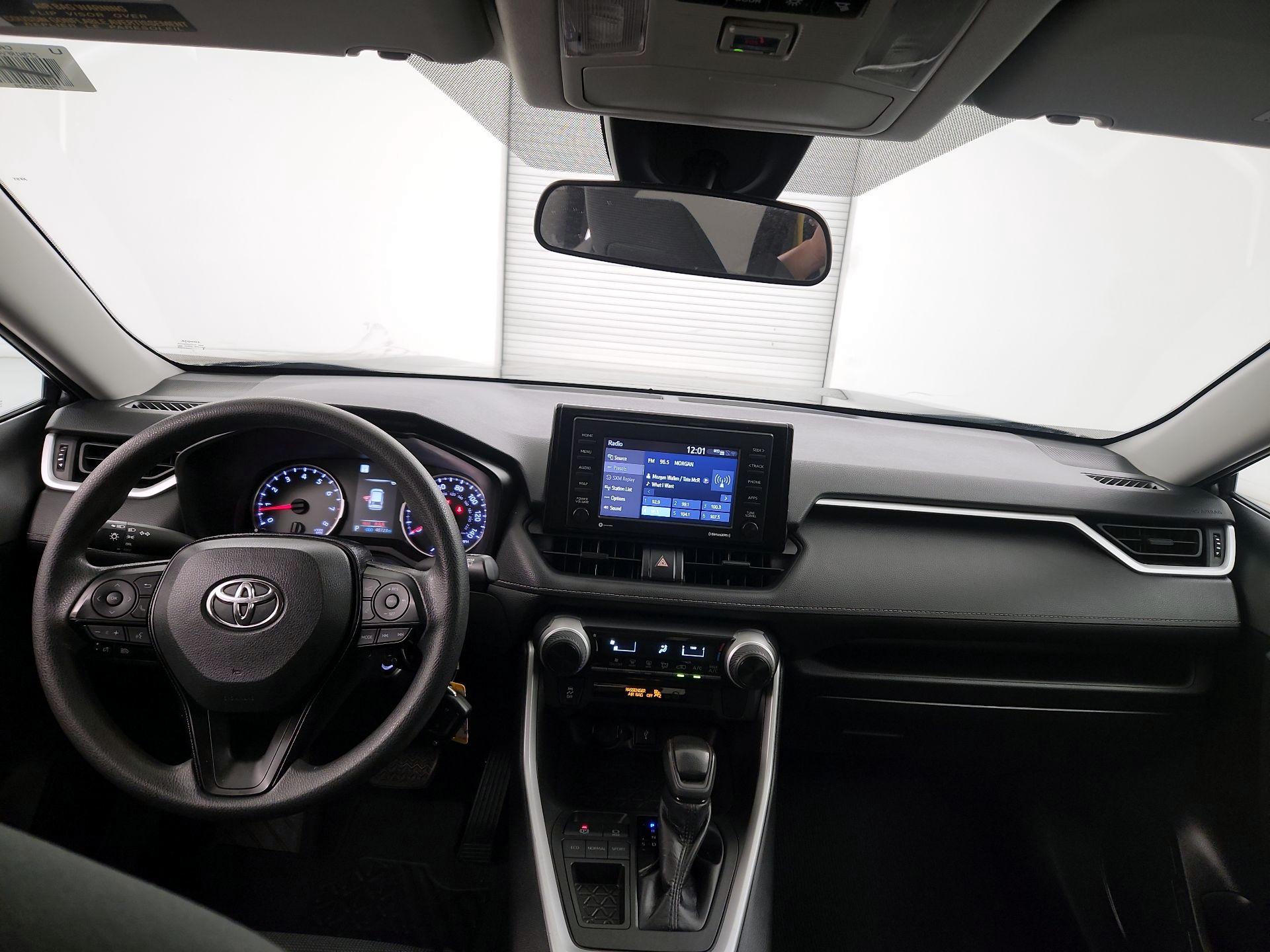 Thumbnail: 2021 Toyota RAV4 - 9