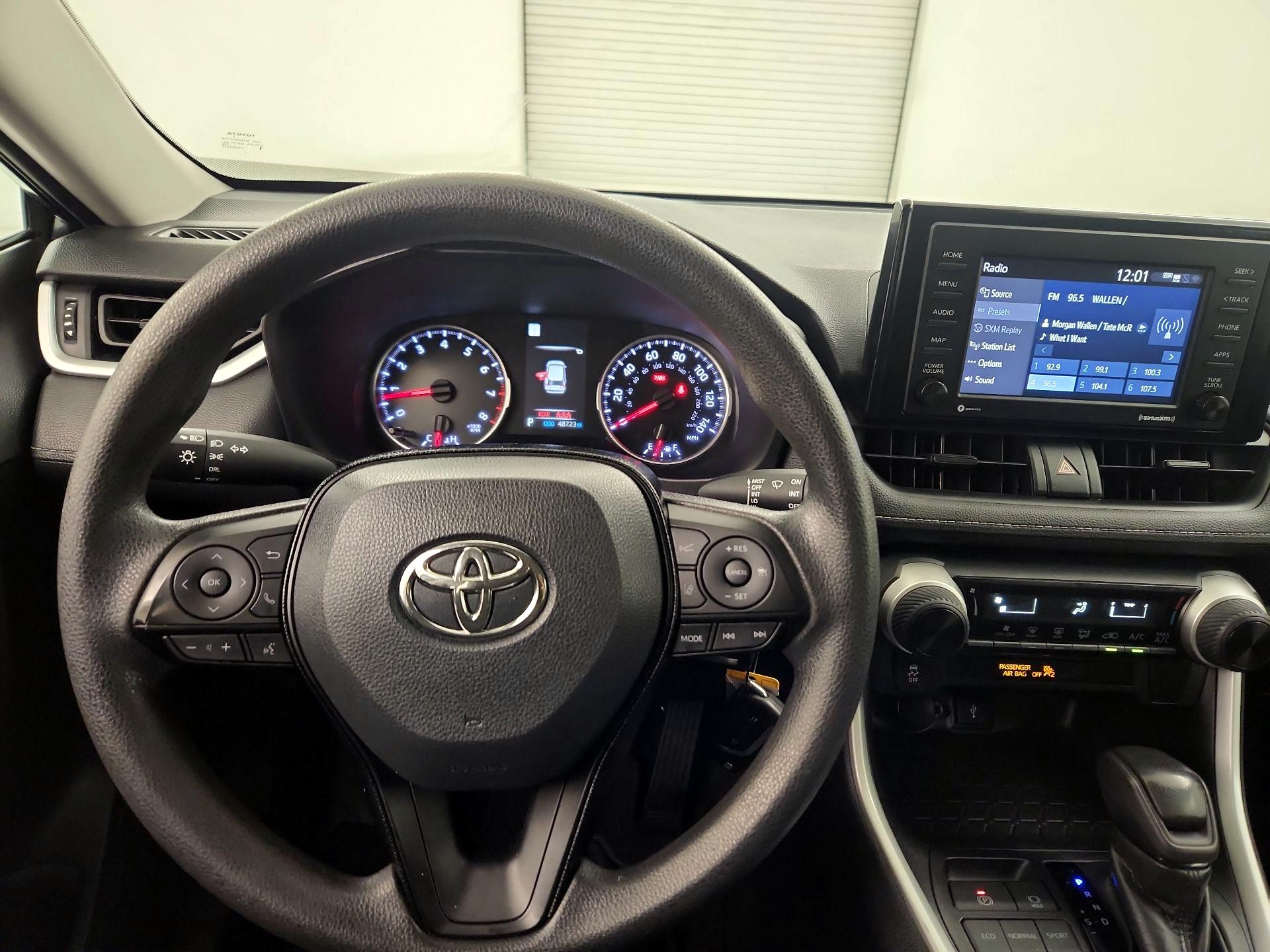 Thumbnail: 2021 Toyota RAV4 - 10