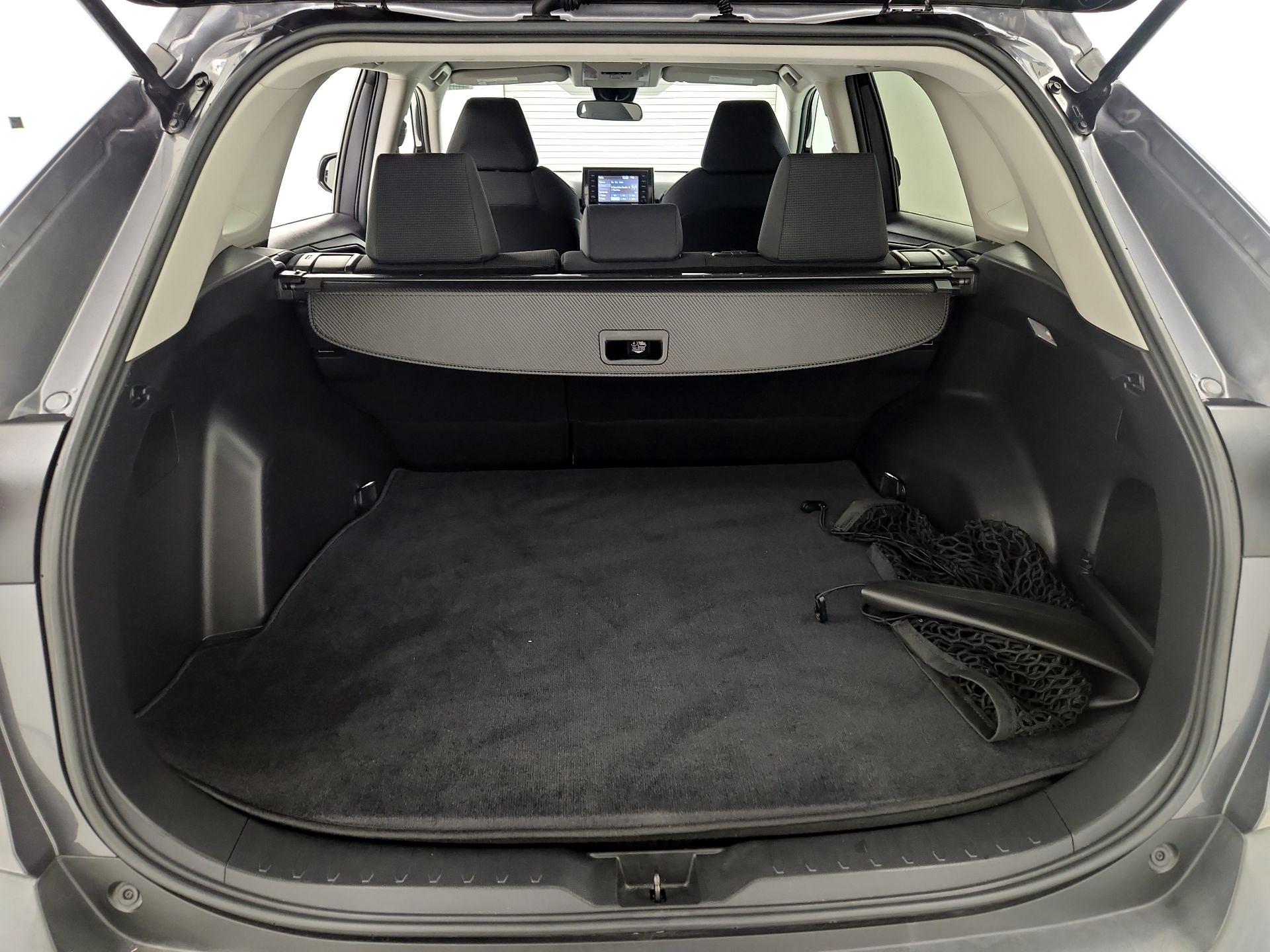 Thumbnail: 2021 Toyota RAV4 - 20
