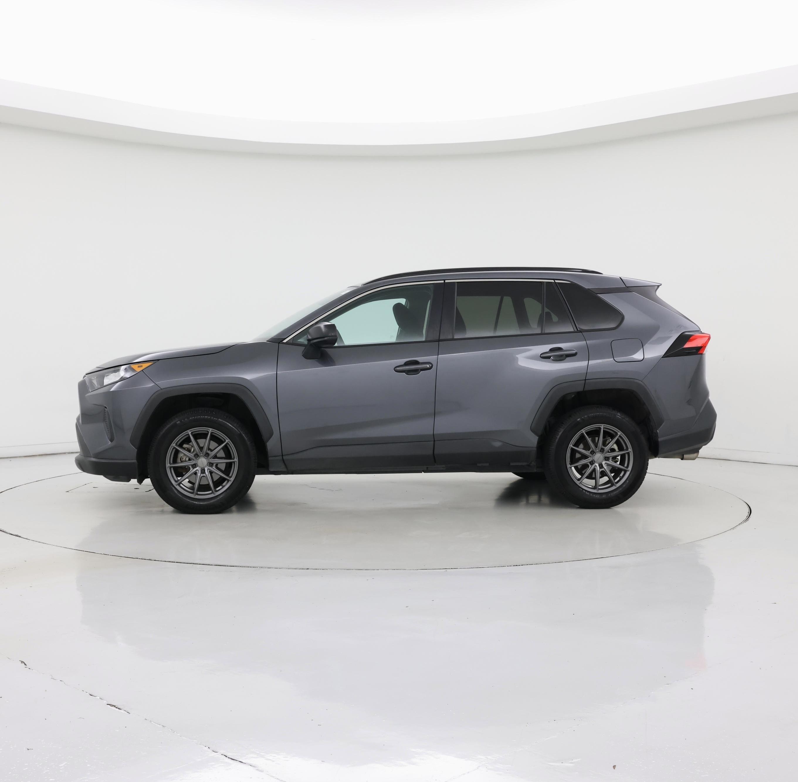 Thumbnail: 2021 Toyota RAV4 - 3