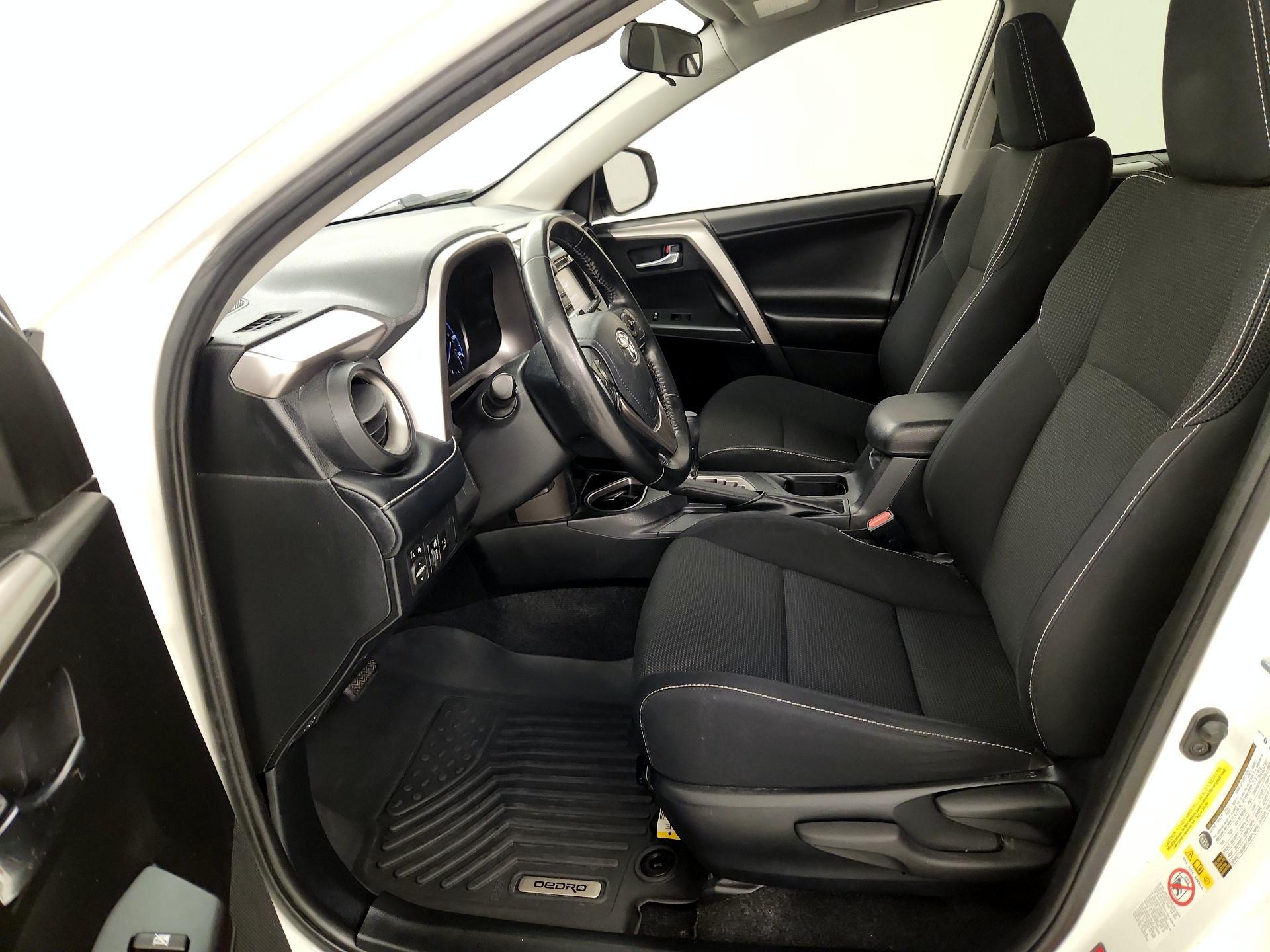 Thumbnail: 2018 Toyota RAV4 - 11