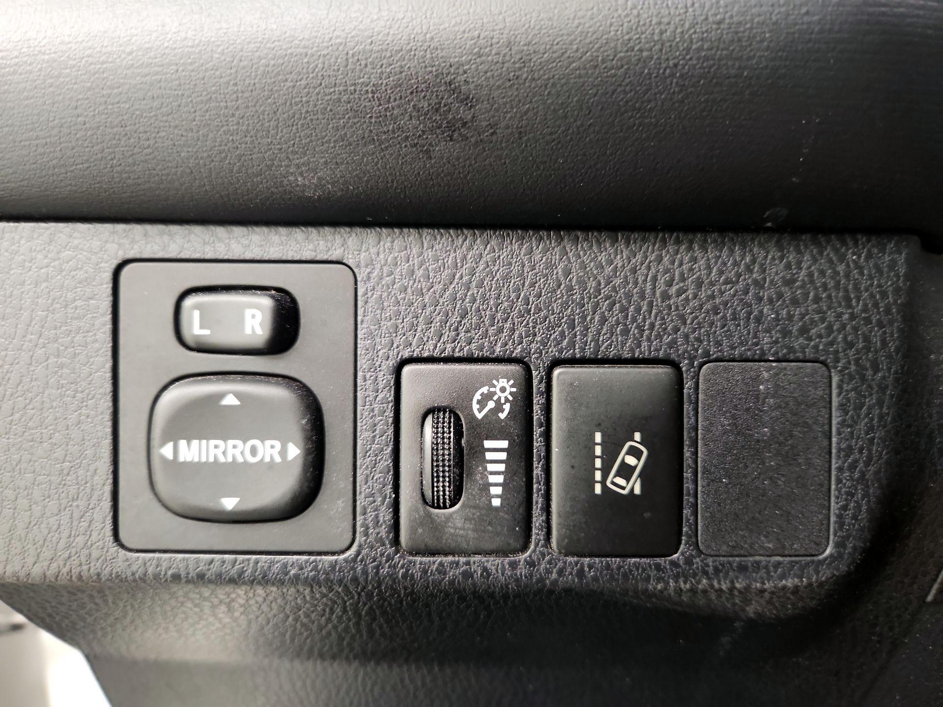 Thumbnail: 2018 Toyota RAV4 - 13