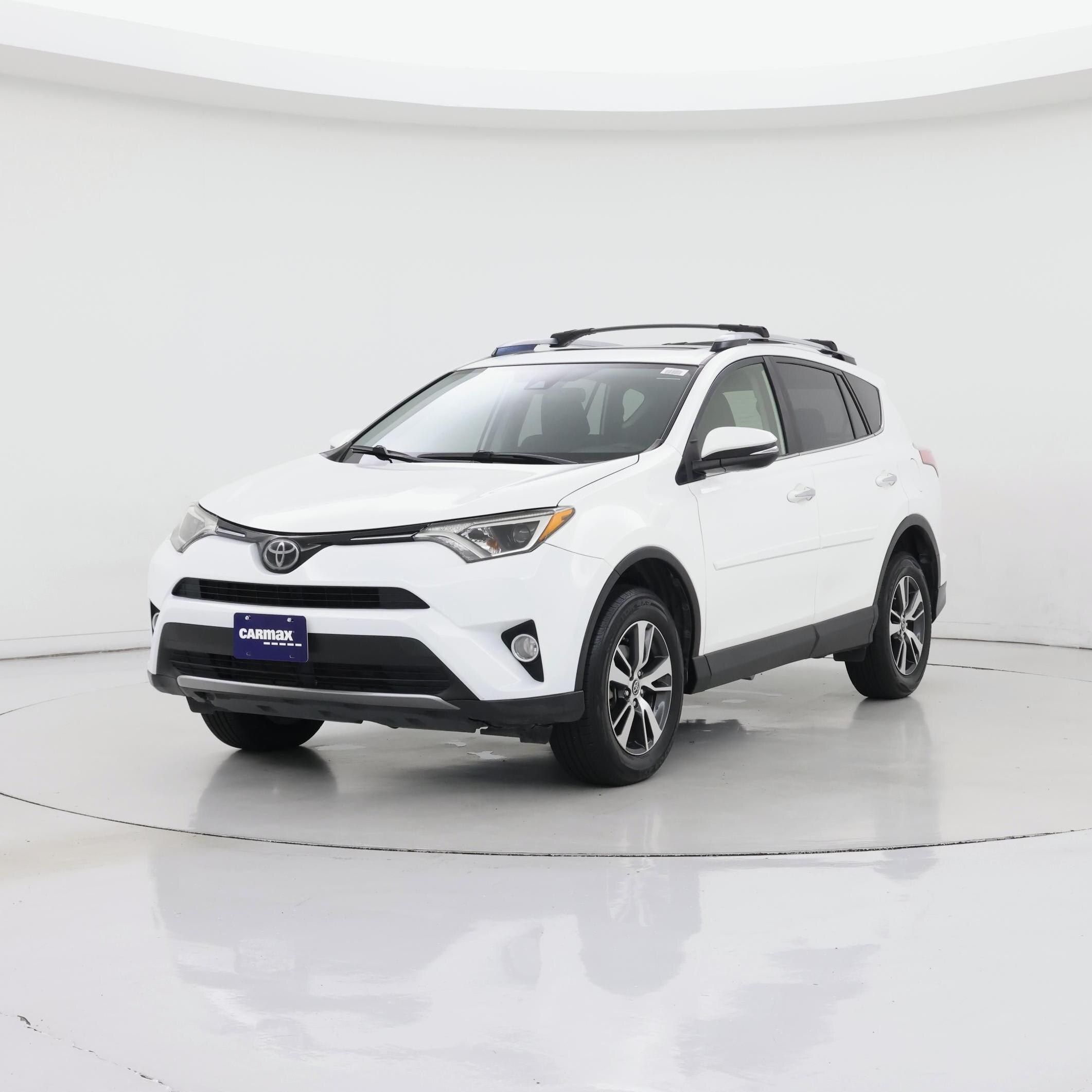 Thumbnail: 2018 Toyota RAV4 - 4
