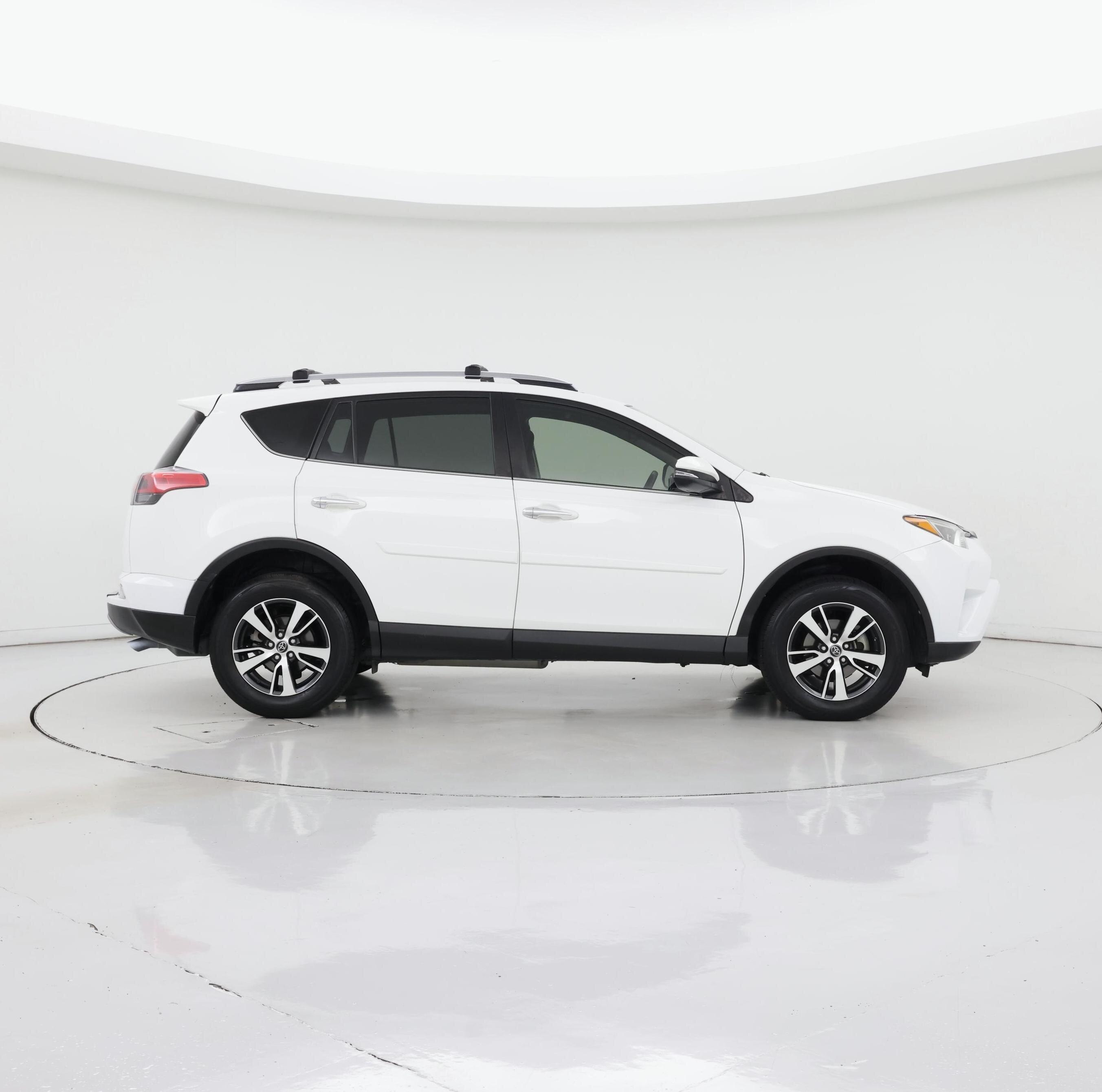 Thumbnail: 2018 Toyota RAV4 - 7