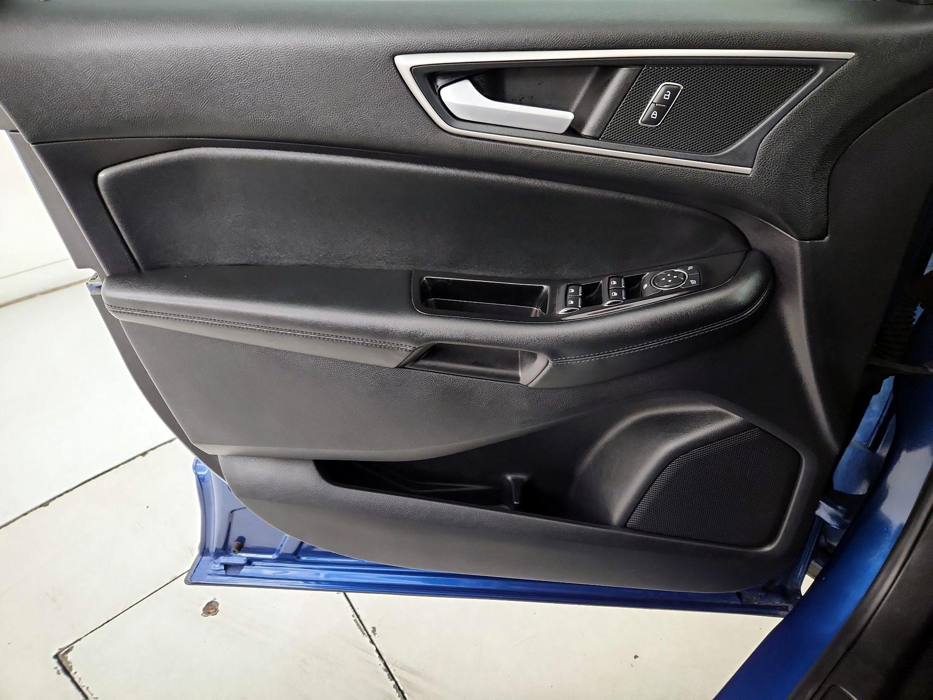 Thumbnail: 2020 Ford Edge - 12