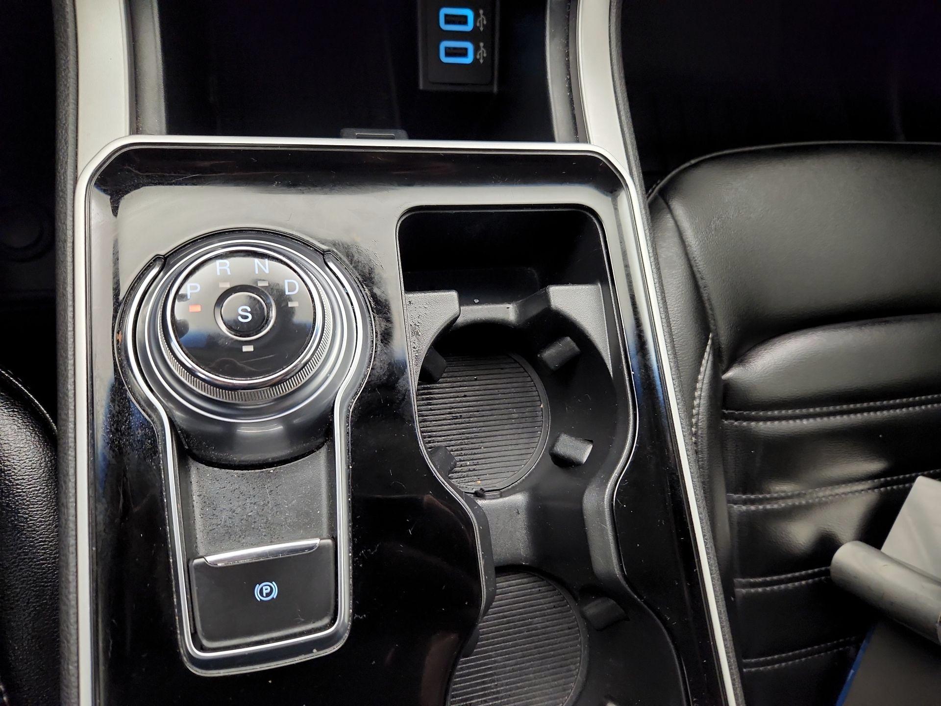 Thumbnail: 2020 Ford Edge - 17