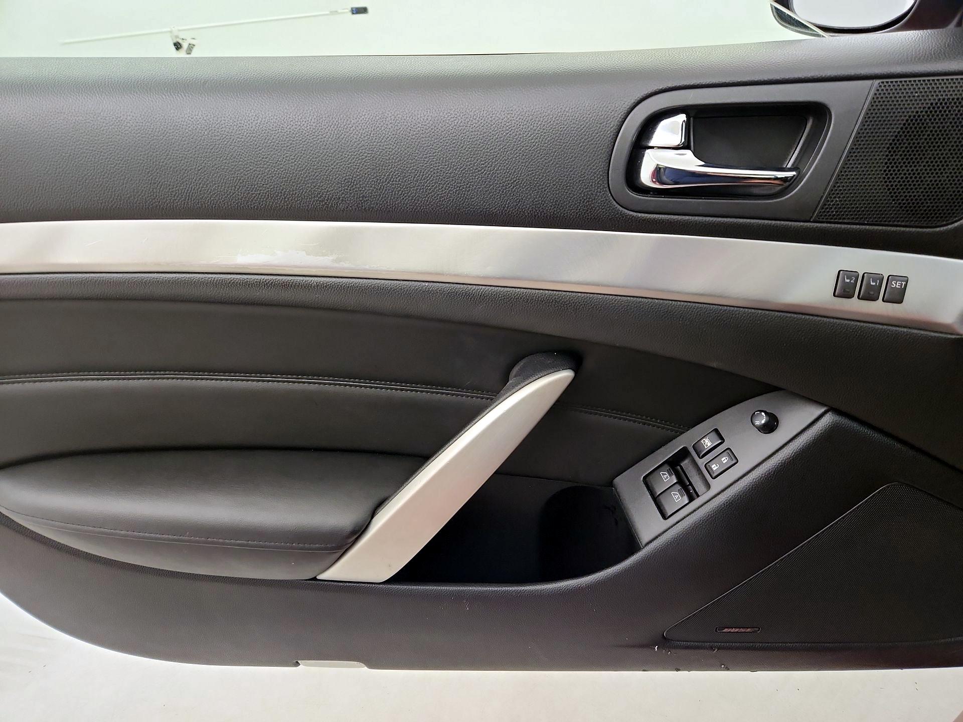Thumbnail: 2015 INFINITI Q60 - 12