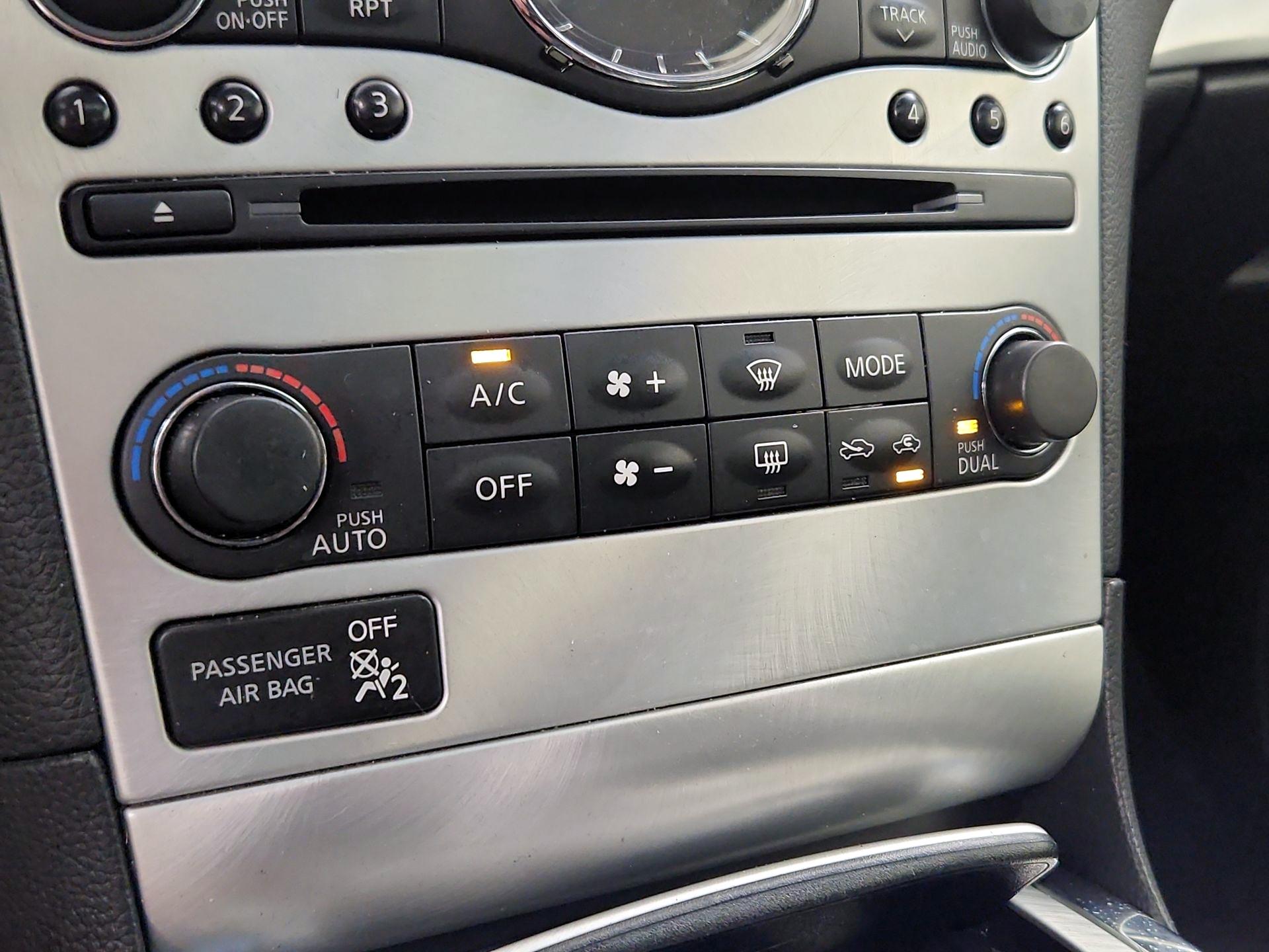 Thumbnail: 2015 INFINITI Q60 - 17