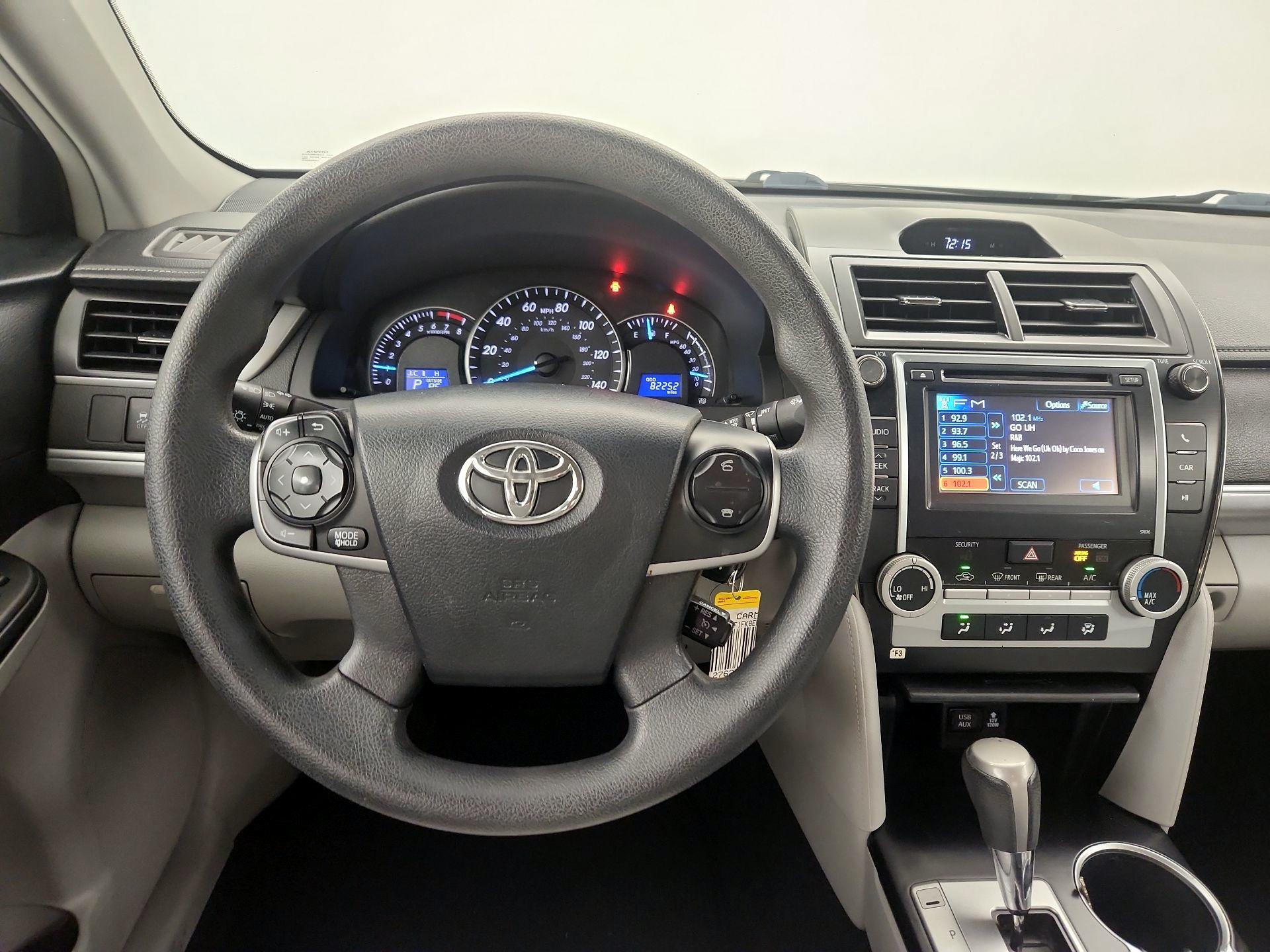 Thumbnail: 2014 Toyota Camry - 10