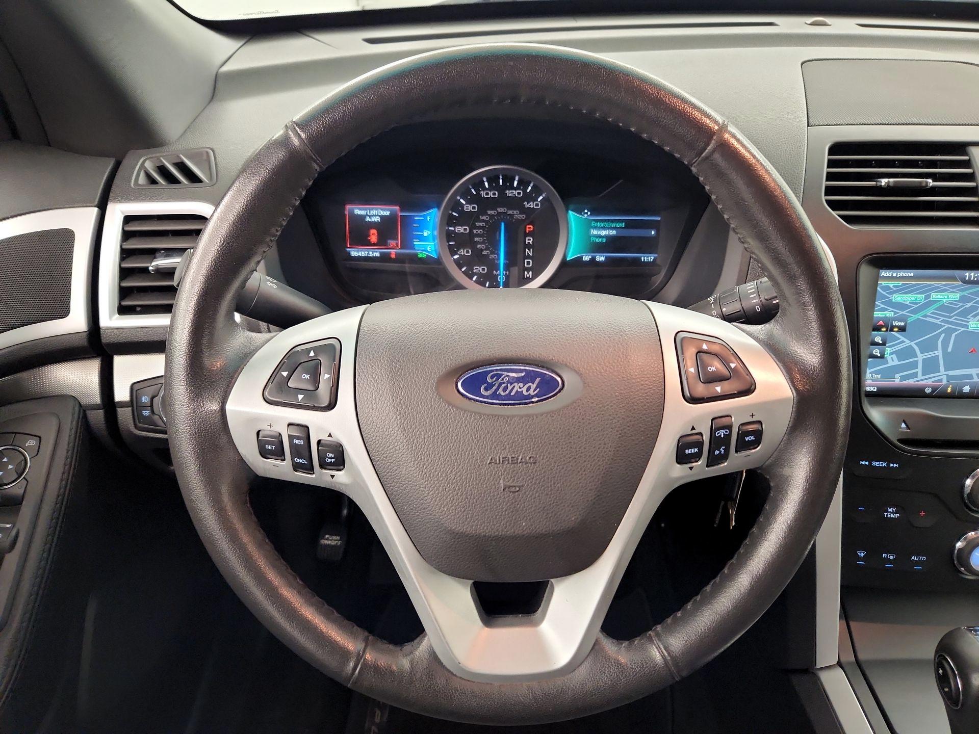 Thumbnail: 2015 Ford Explorer - 10