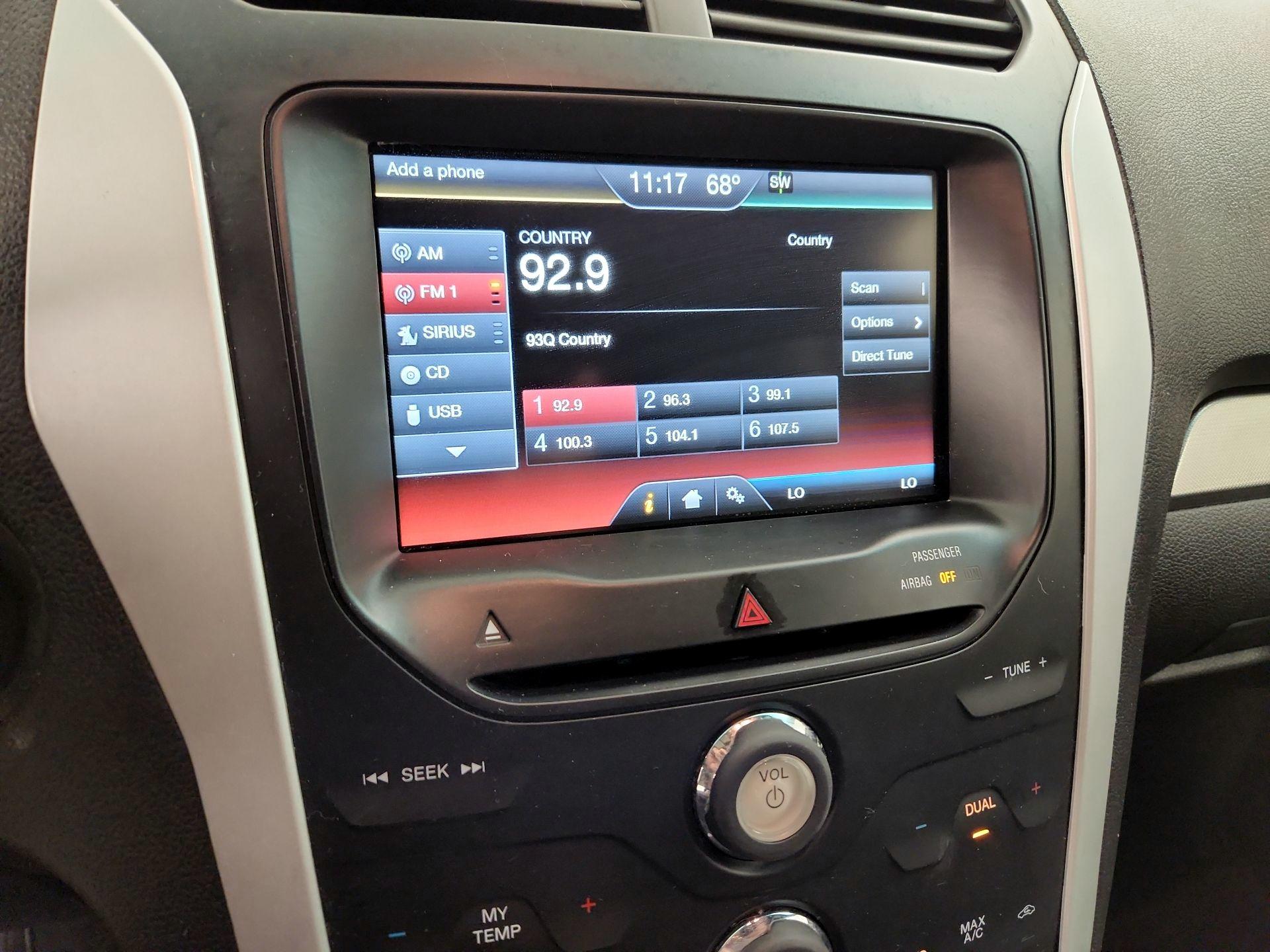 Thumbnail: 2015 Ford Explorer - 16