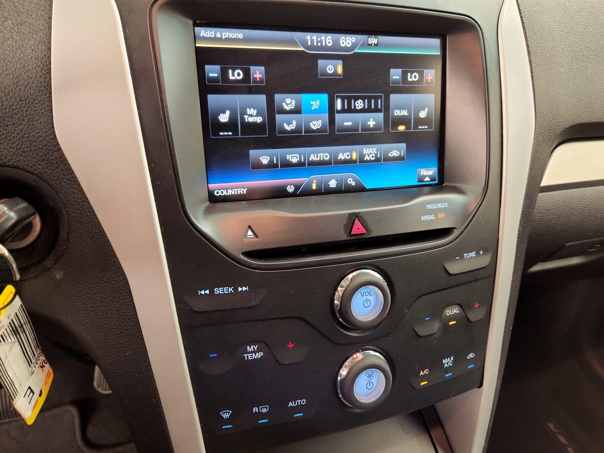 Thumbnail: 2015 Ford Explorer - 17