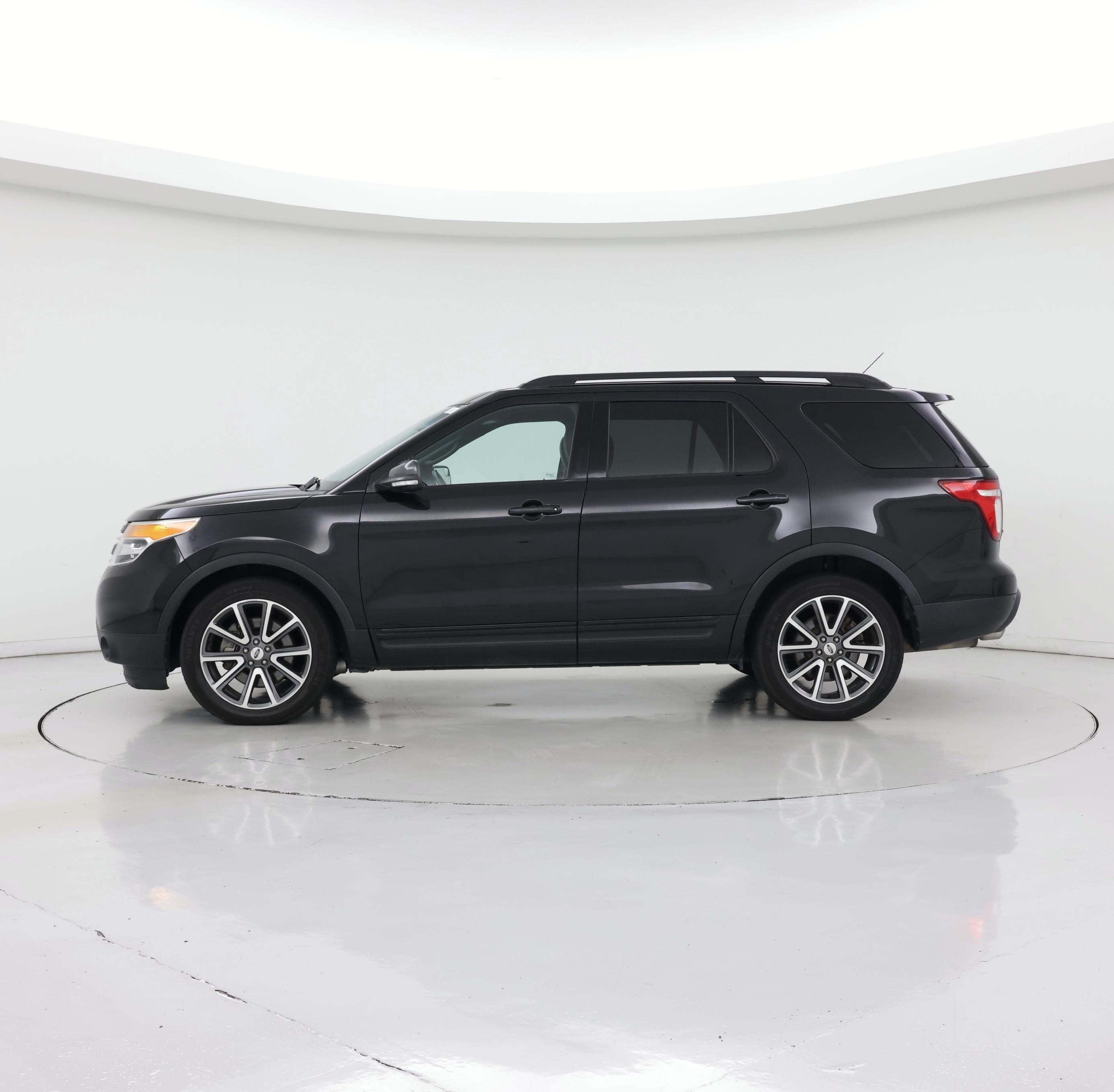 Thumbnail: 2015 Ford Explorer - 3