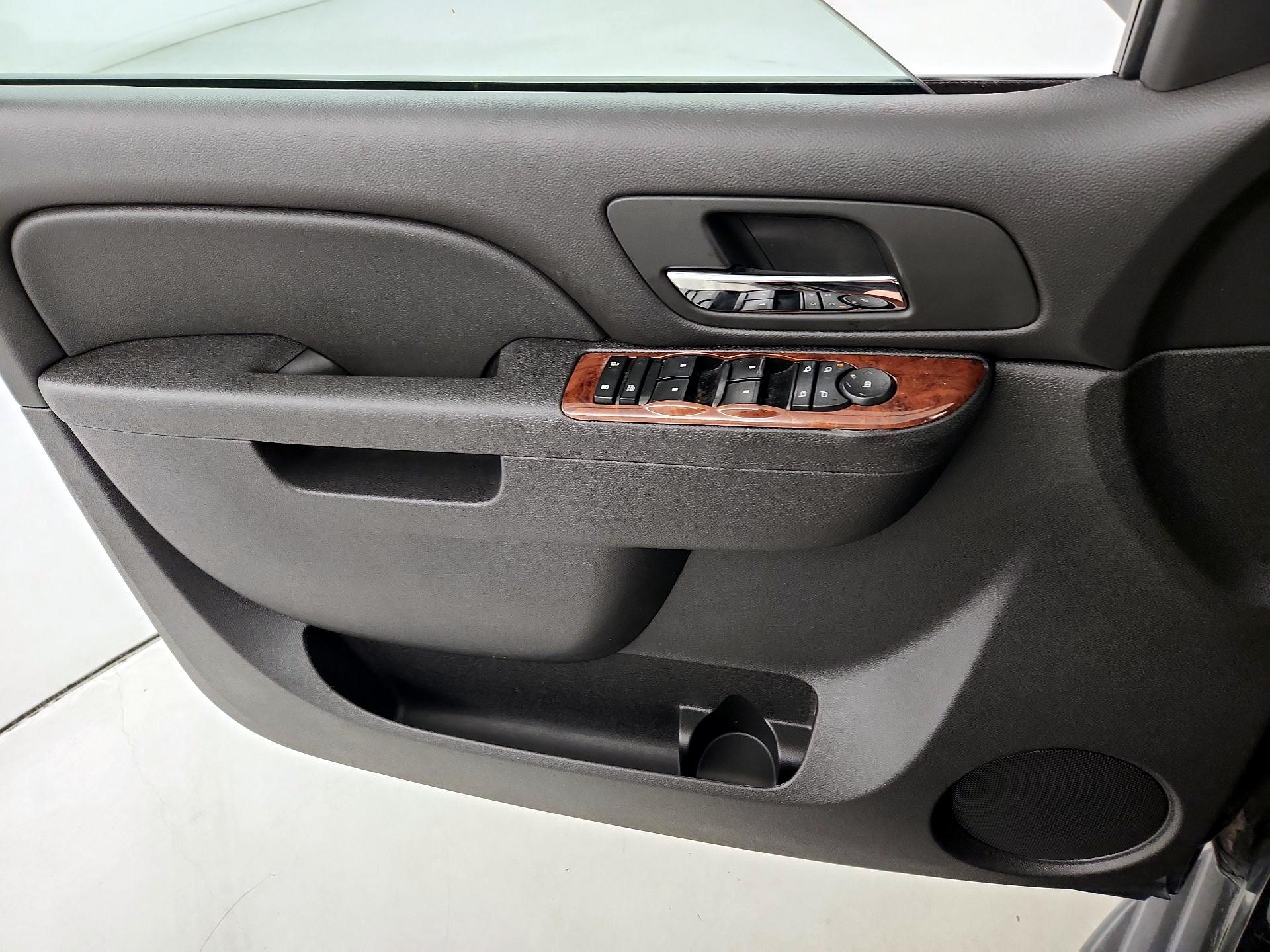 Thumbnail: 2014 Chevrolet Tahoe - 12