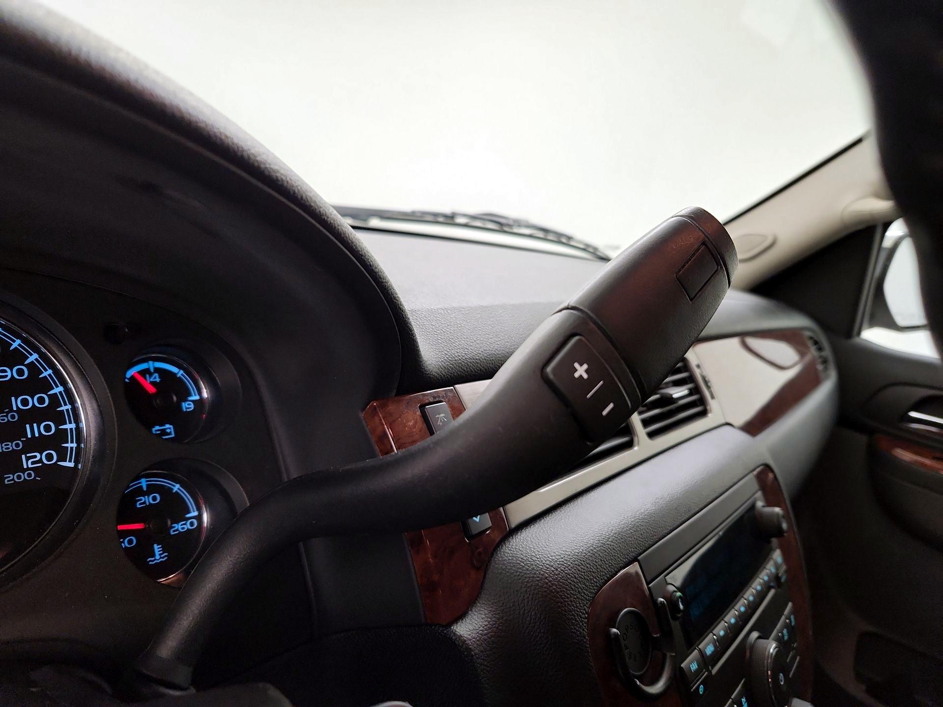 Thumbnail: 2014 Chevrolet Tahoe - 16