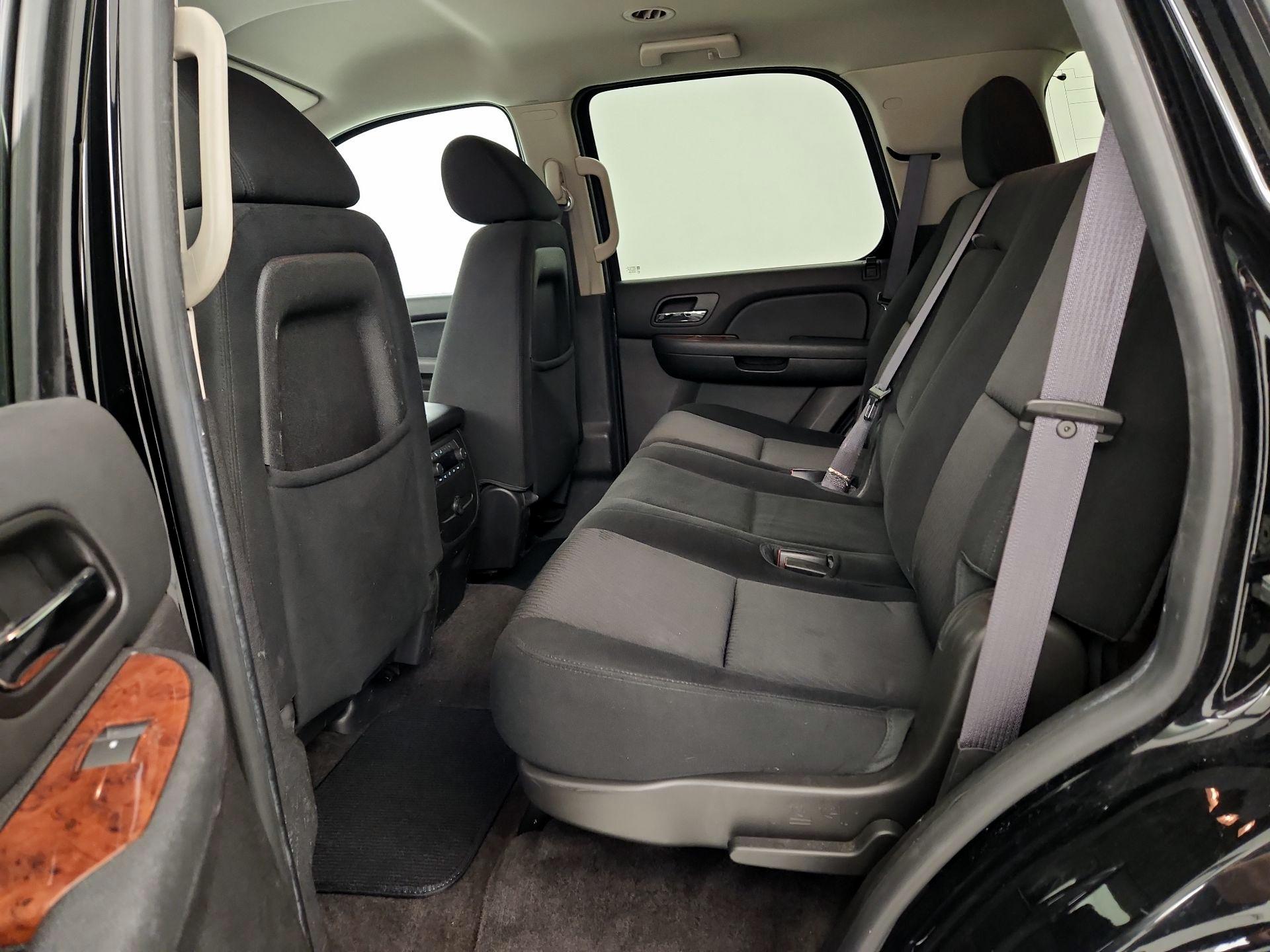 Thumbnail: 2014 Chevrolet Tahoe - 18