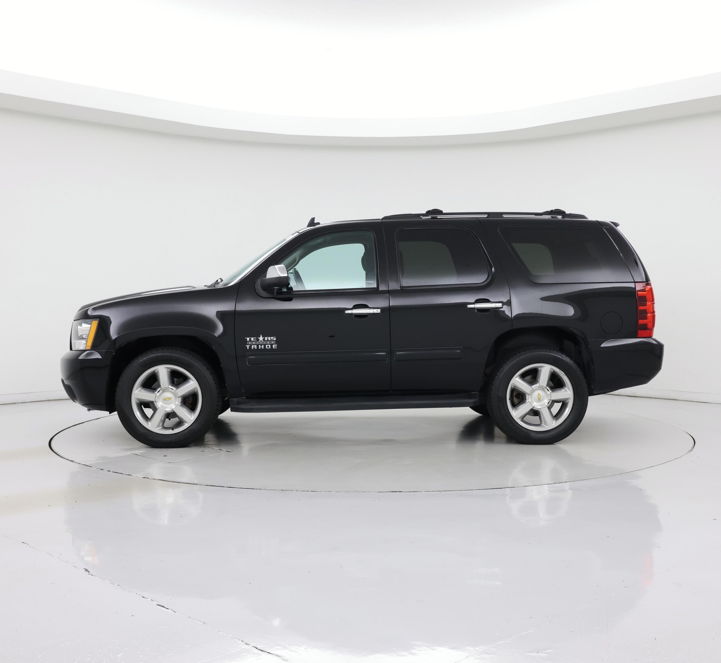 Thumbnail: 2014 Chevrolet Tahoe - 3