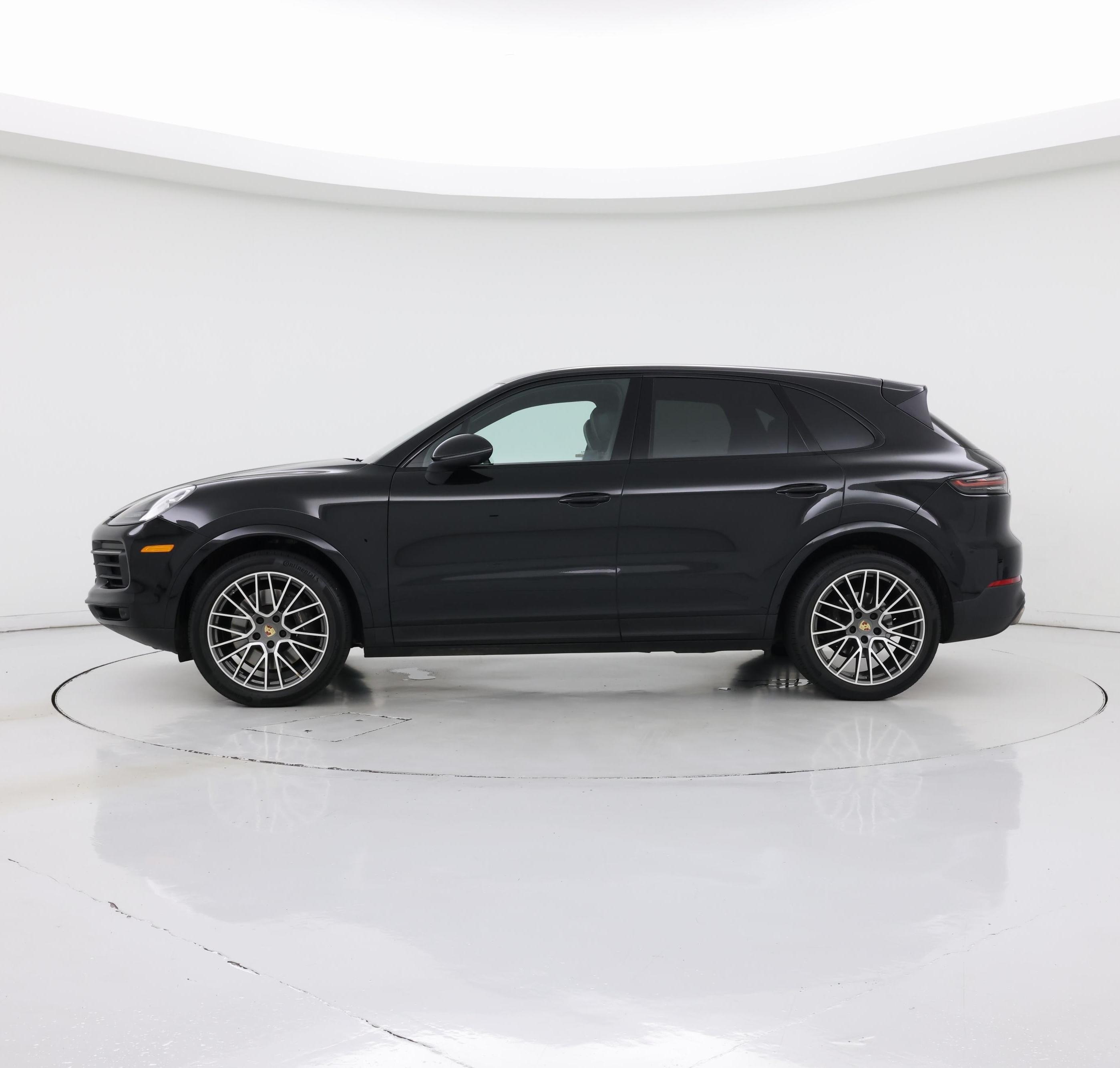 Thumbnail: 2023 Porsche Cayenne - 3