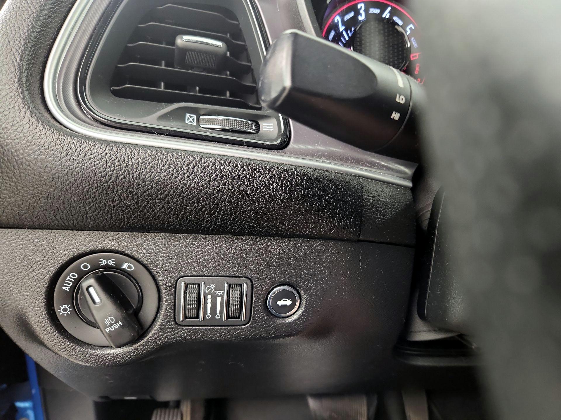 Thumbnail: 2019 Dodge Challenger - 13