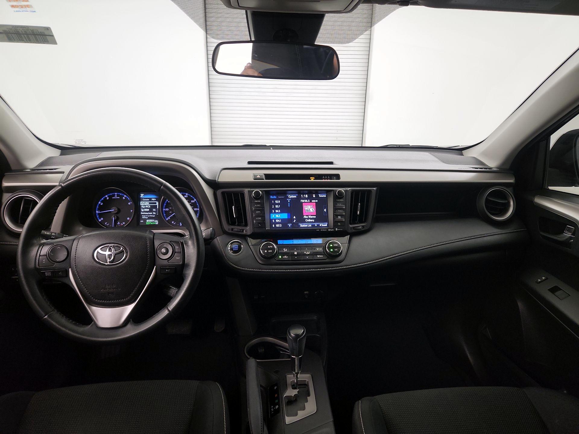 Thumbnail: 2018 Toyota RAV4 - 9