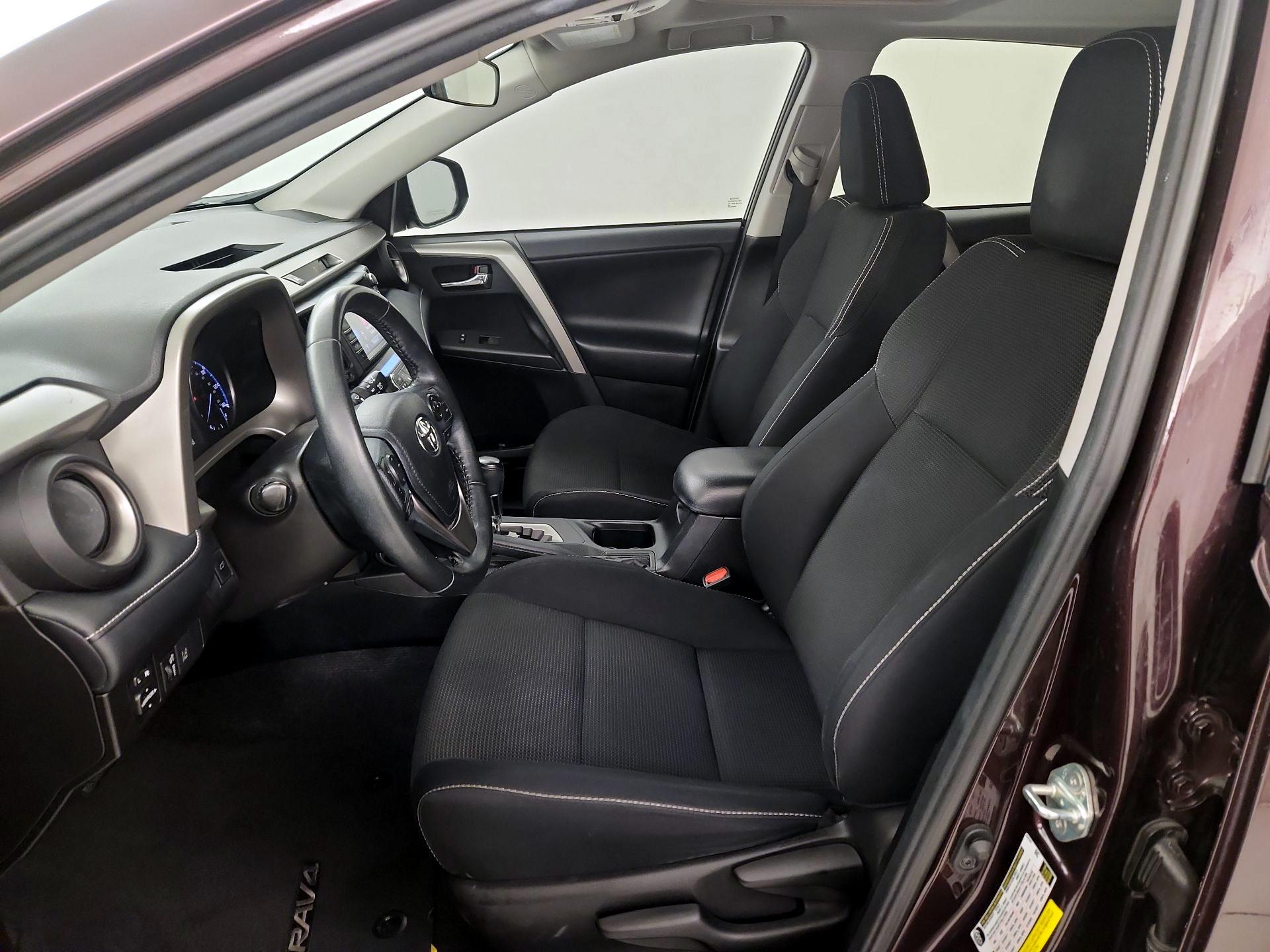 Thumbnail: 2018 Toyota RAV4 - 11