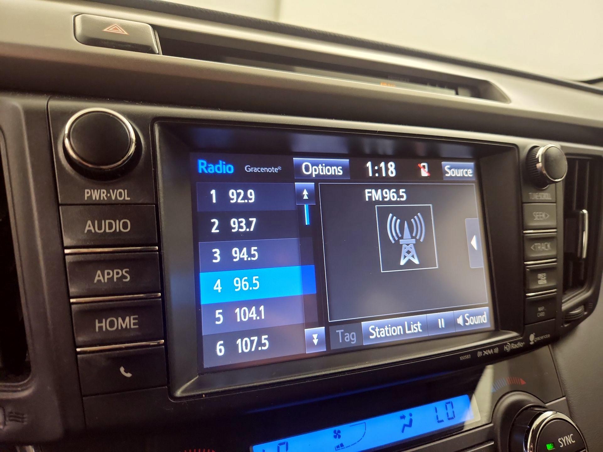 Thumbnail: 2018 Toyota RAV4 - 15