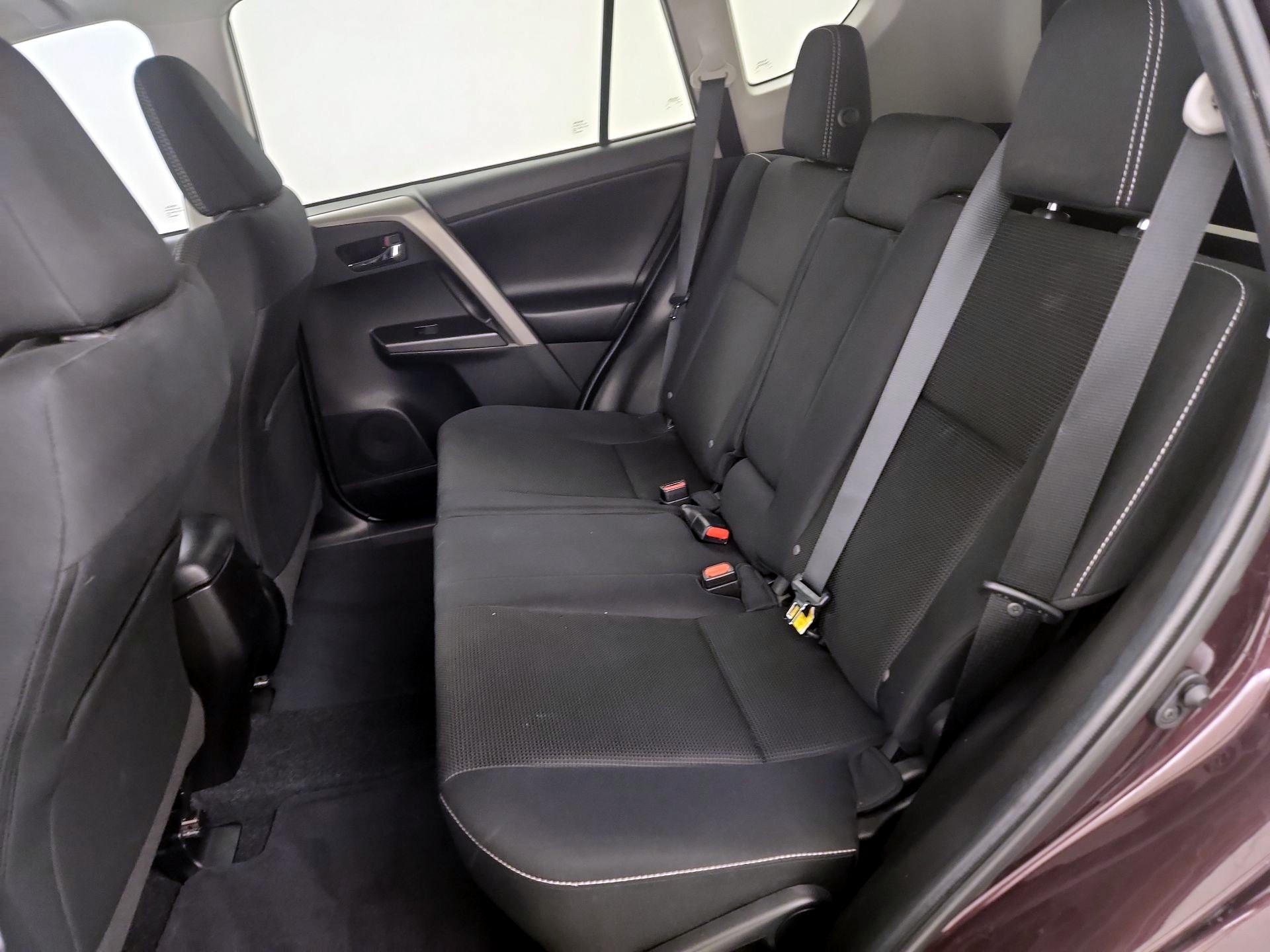 Thumbnail: 2018 Toyota RAV4 - 19