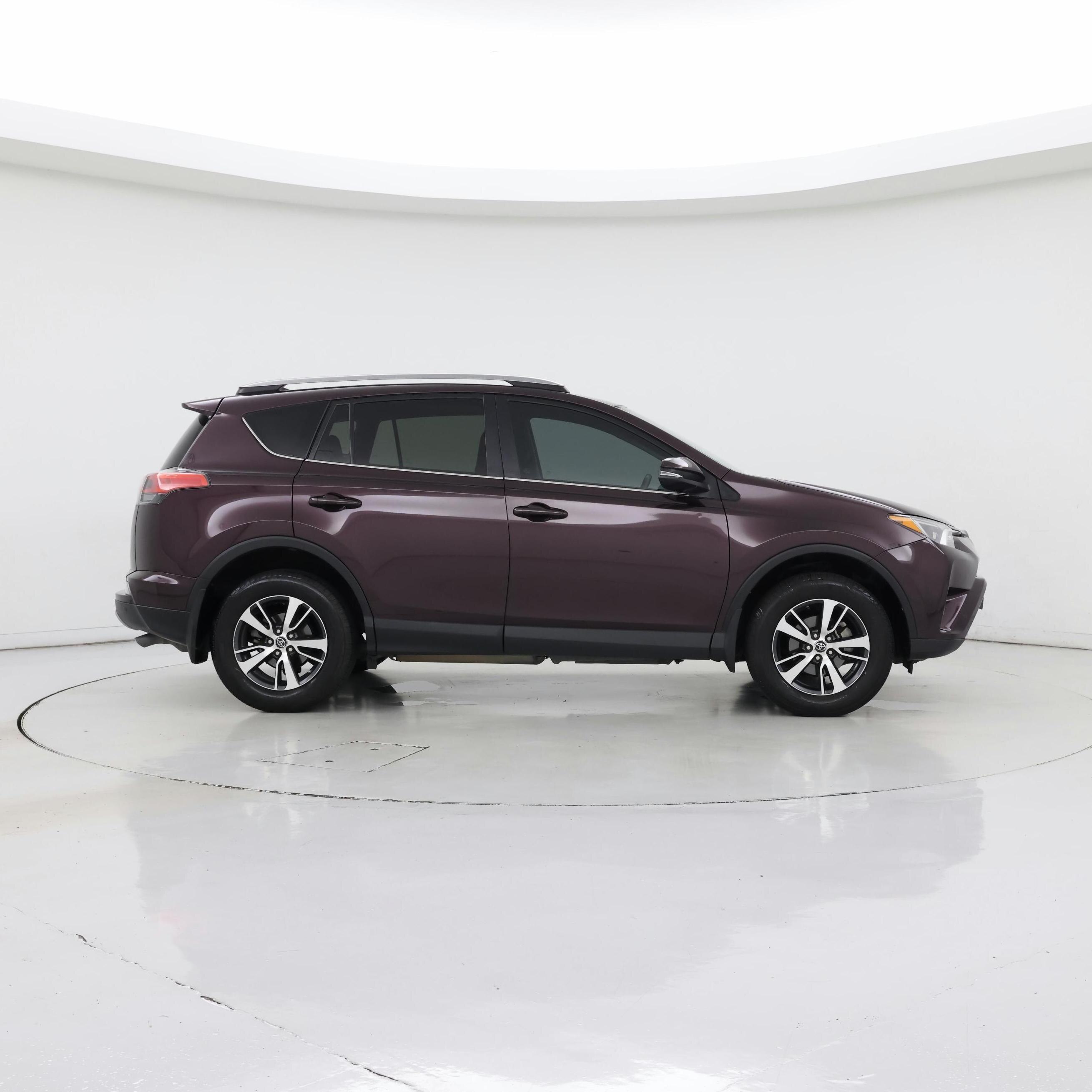 Thumbnail: 2018 Toyota RAV4 - 7