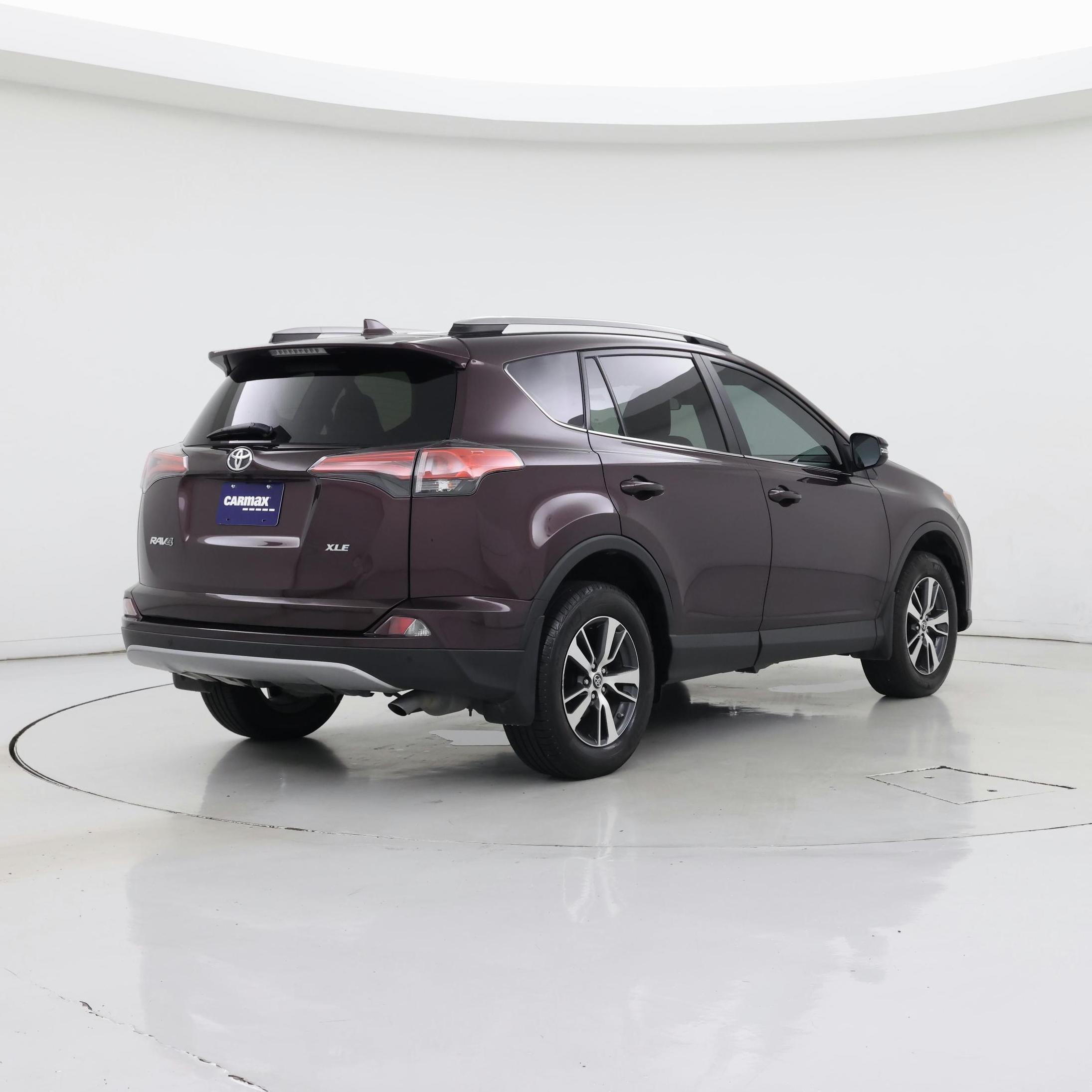 Thumbnail: 2018 Toyota RAV4 - 8