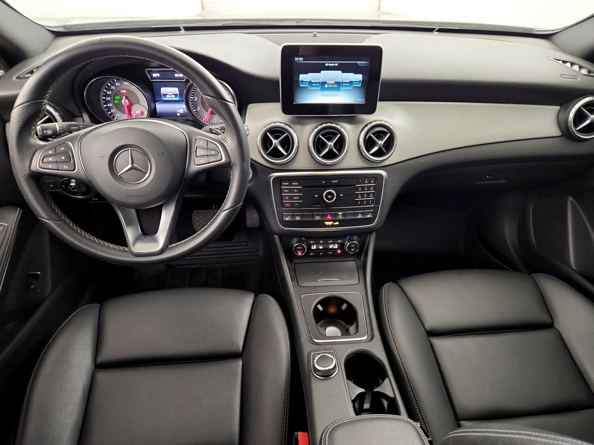 Thumbnail: 2017 Mercedes-Benz GLA - 9