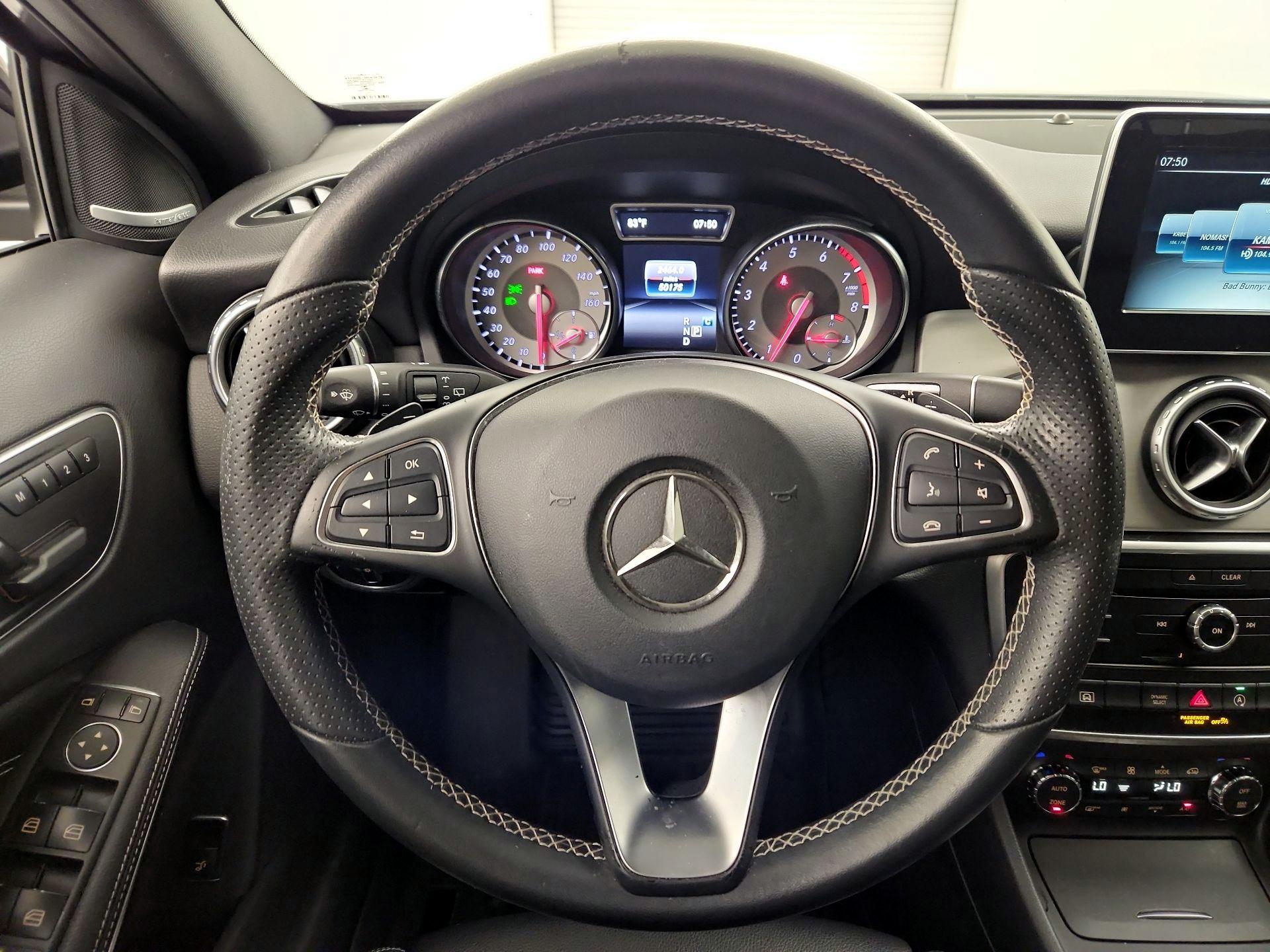 Thumbnail: 2017 Mercedes-Benz GLA - 10