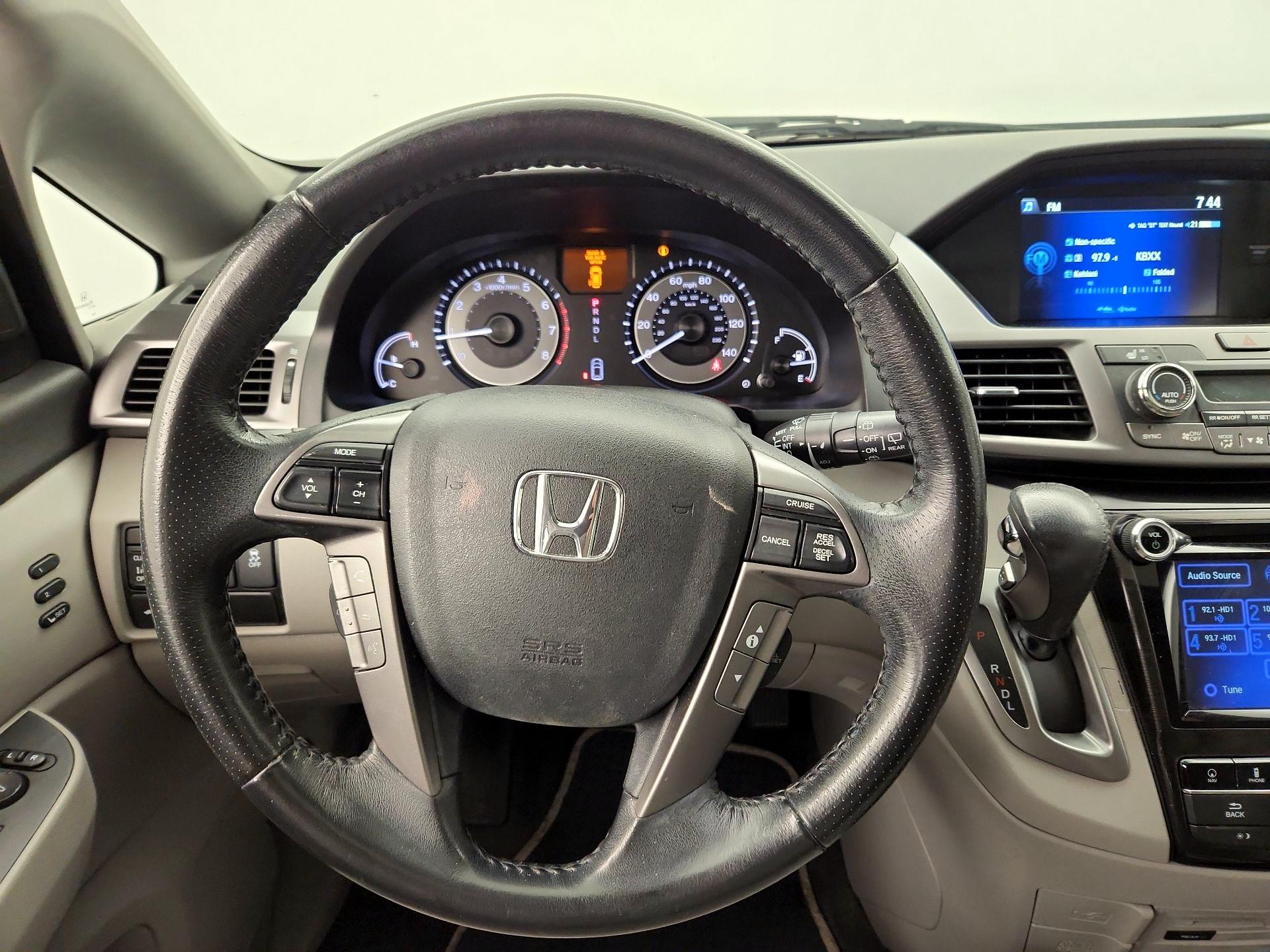 Thumbnail: 2014 Honda Odyssey - 10